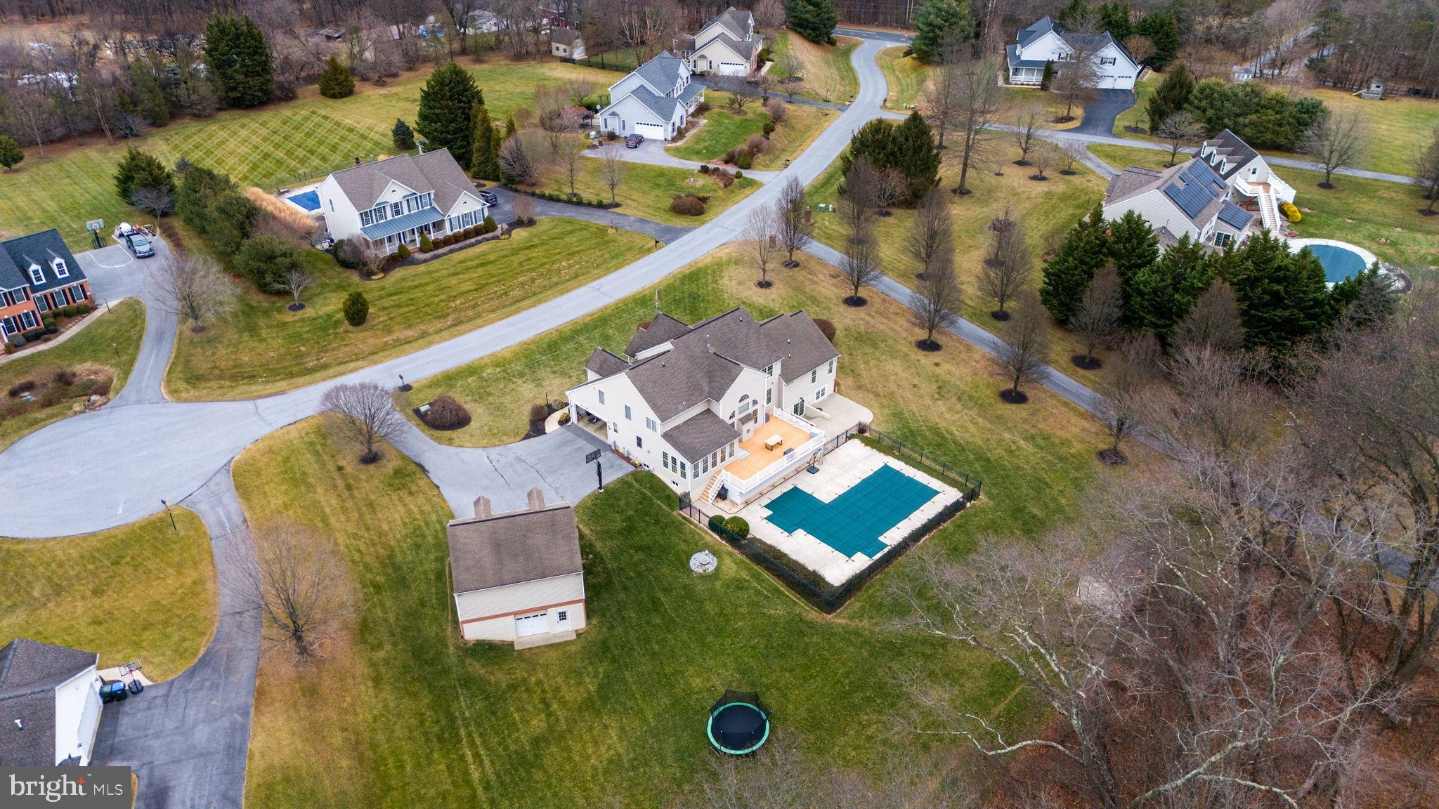 TIRA ESTATES - Residential