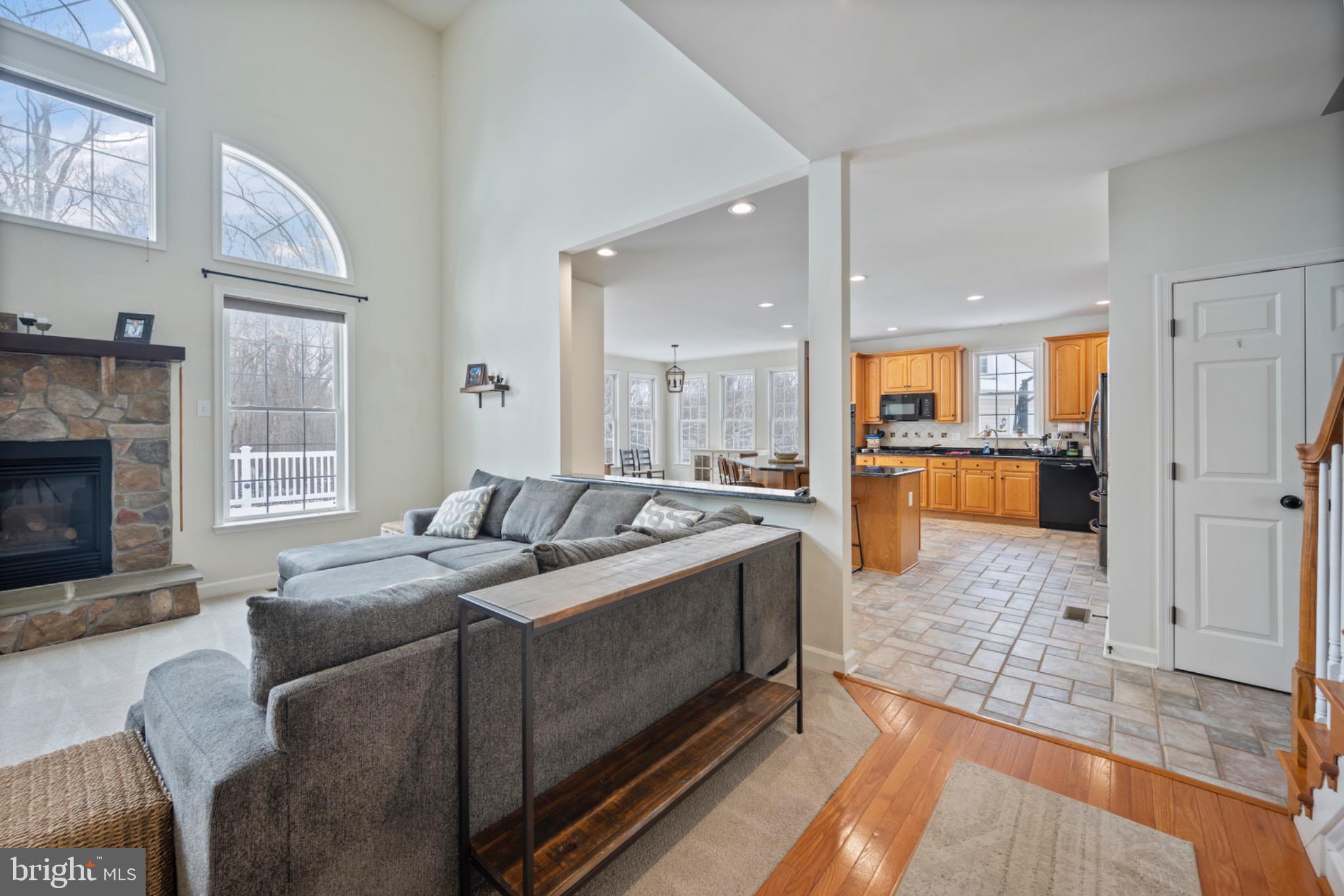 TIRA ESTATES - Residential