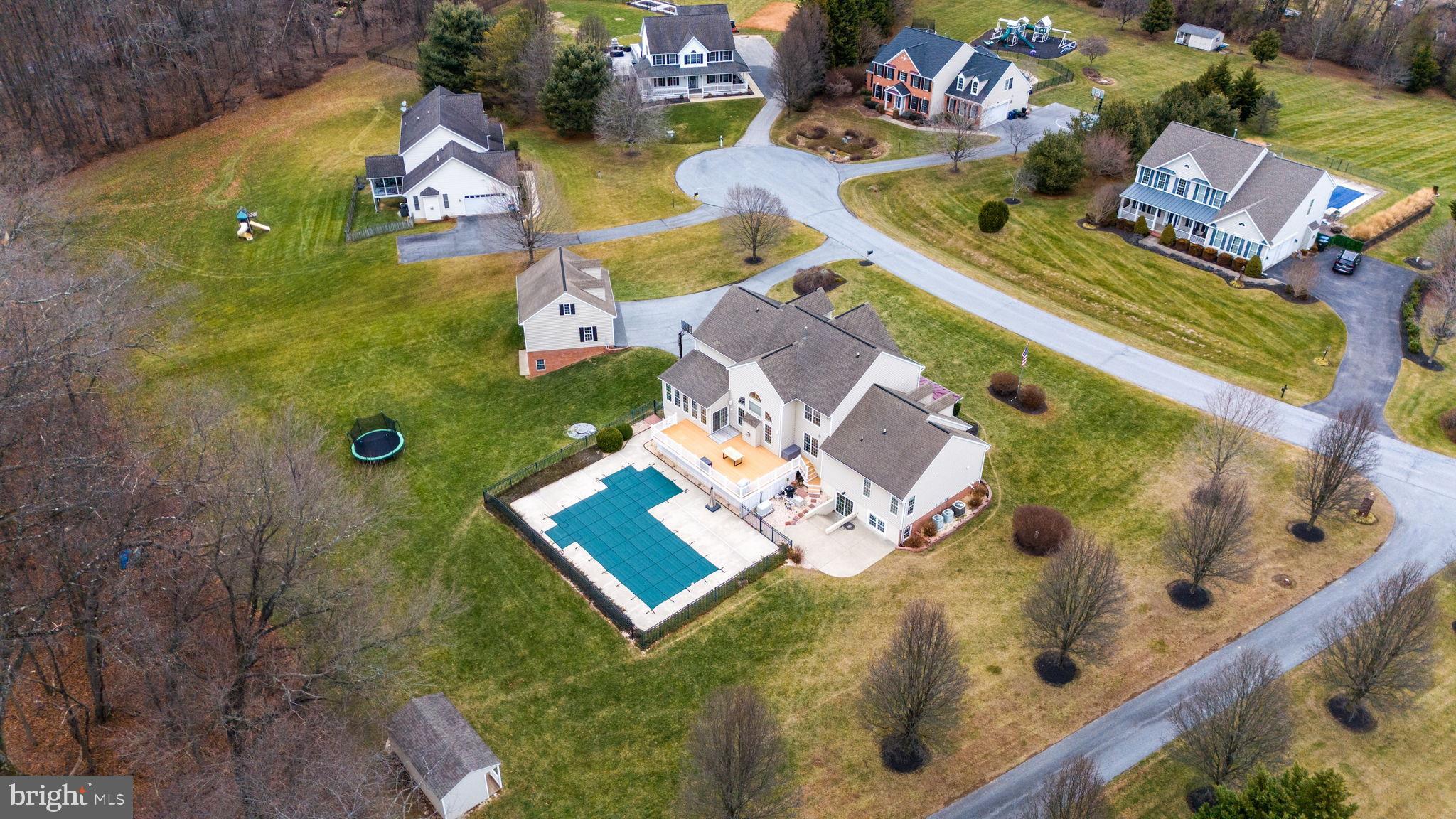 TIRA ESTATES - Residential