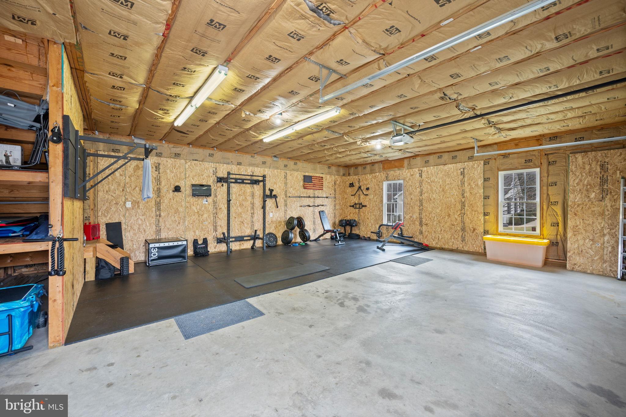 TIRA ESTATES - Residential