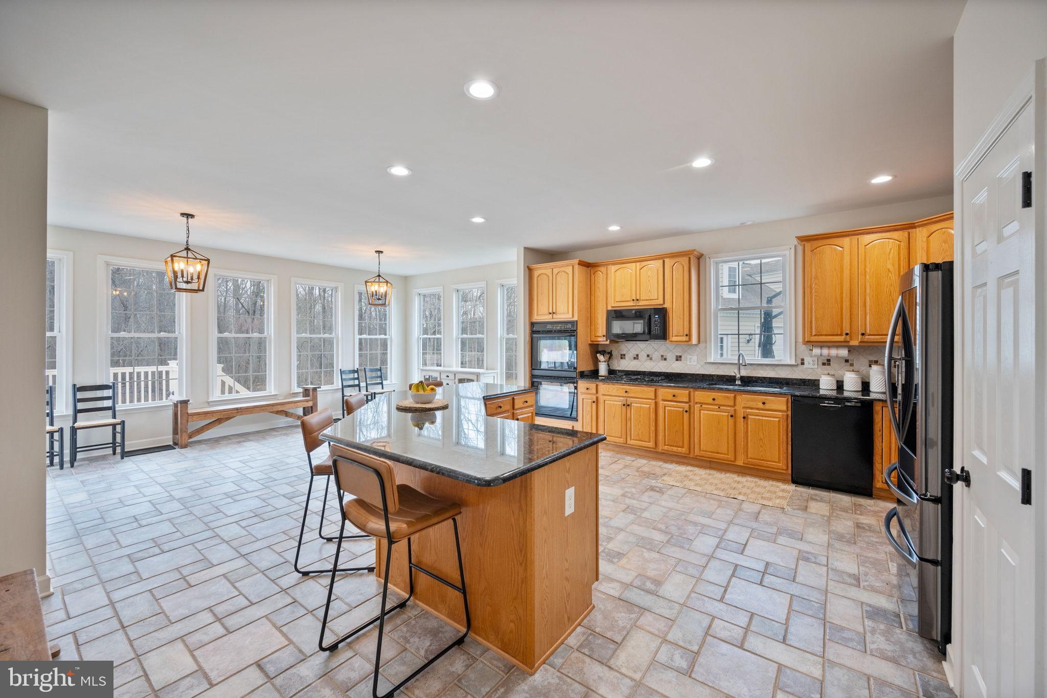 TIRA ESTATES - Residential