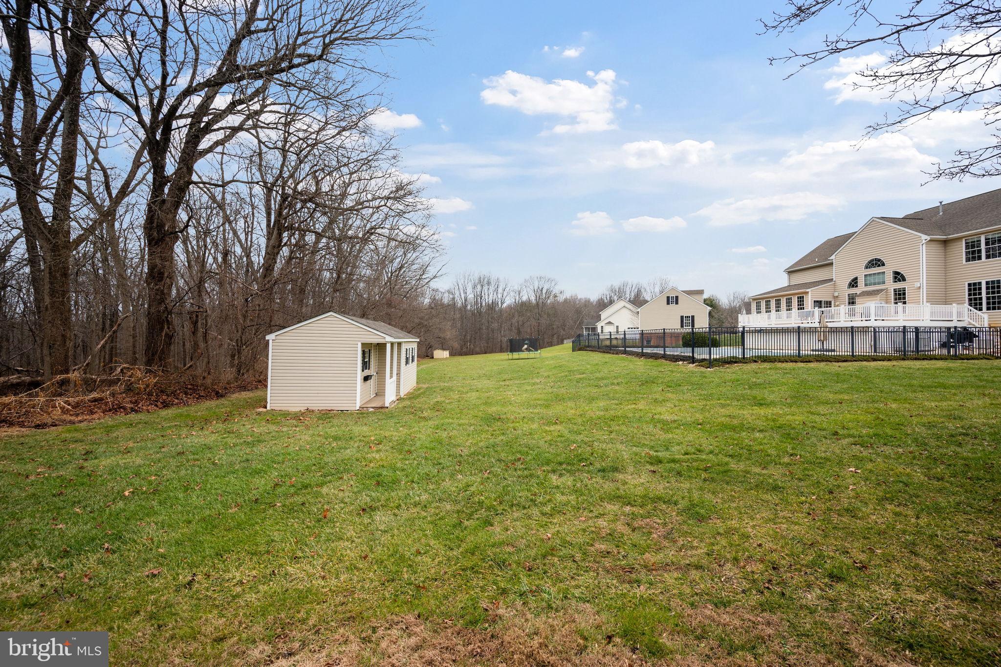 TIRA ESTATES - Residential