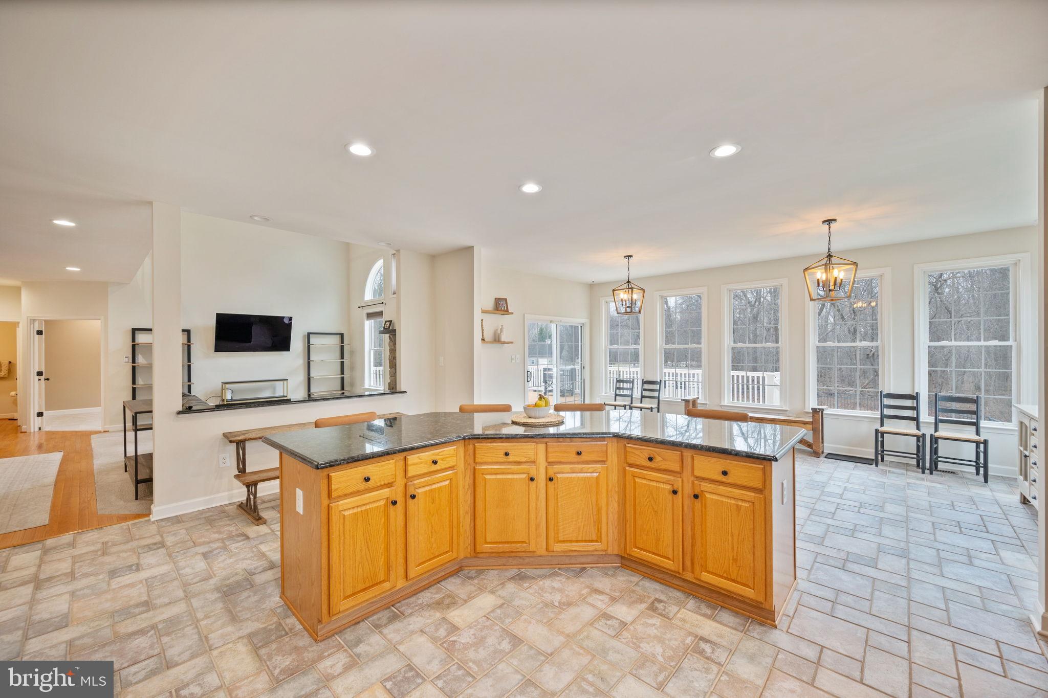 TIRA ESTATES - Residential