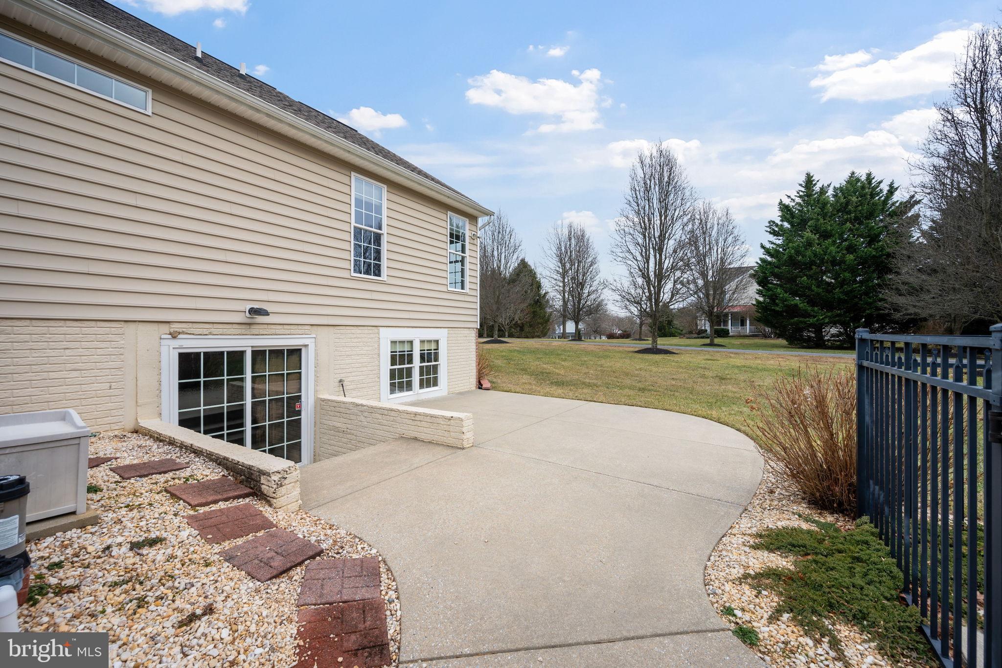 TIRA ESTATES - Residential