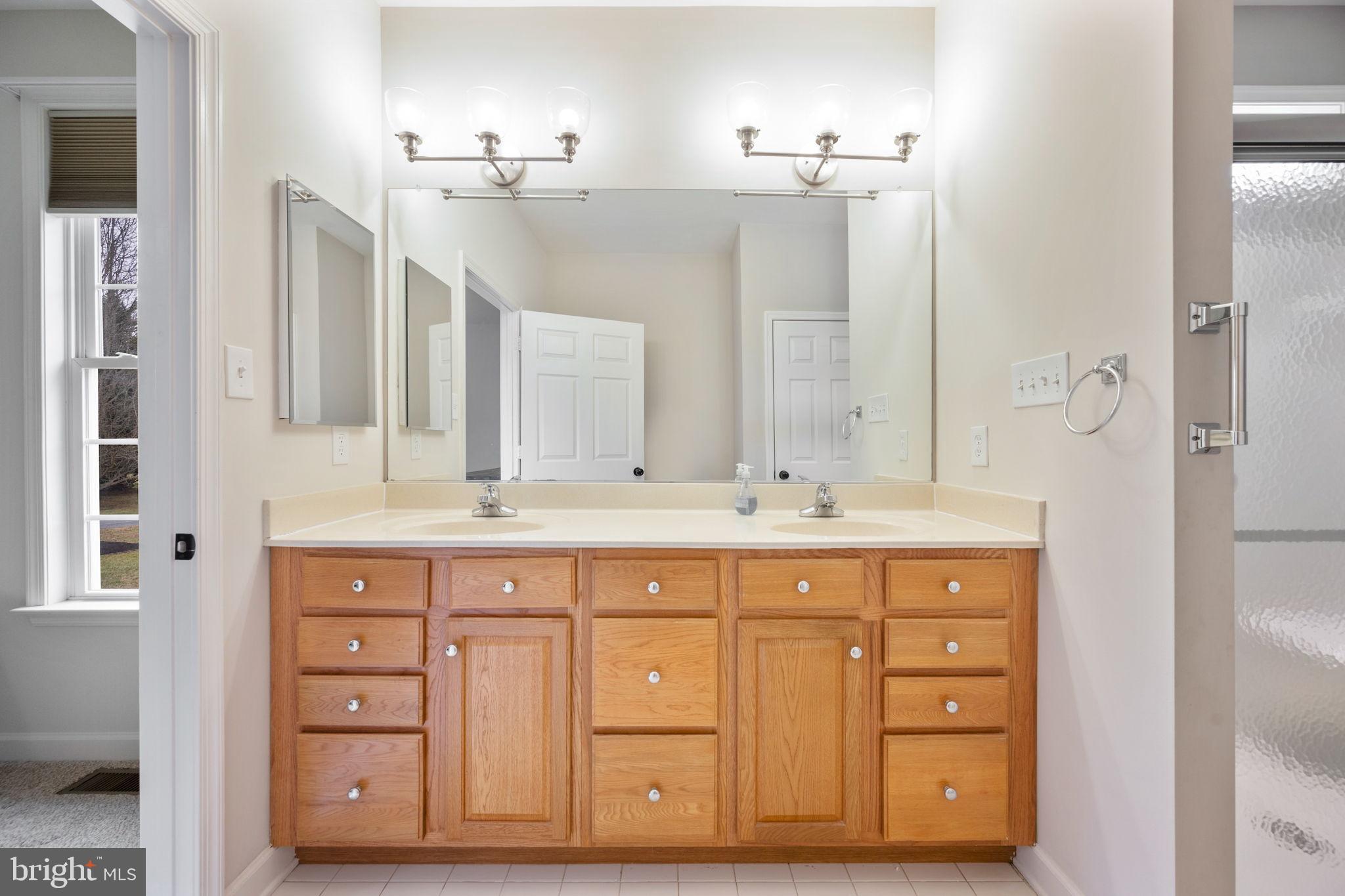 TIRA ESTATES - Residential