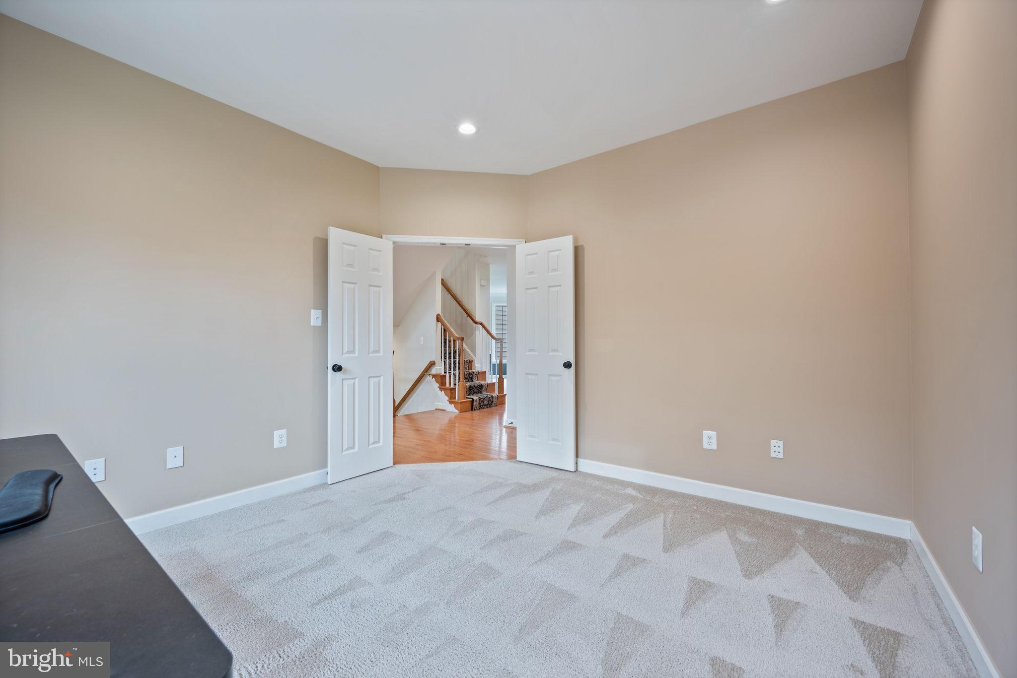 TIRA ESTATES - Residential