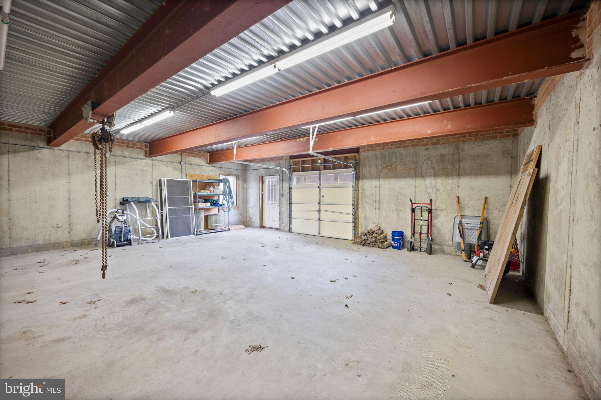 TIRA ESTATES - Residential