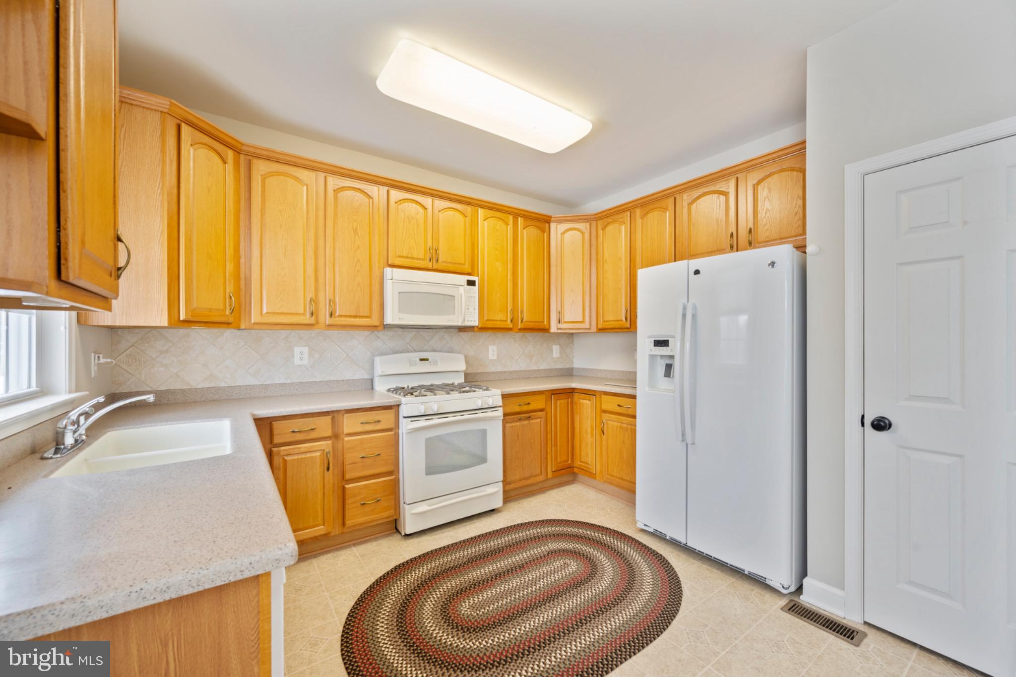 TIRA ESTATES - Residential