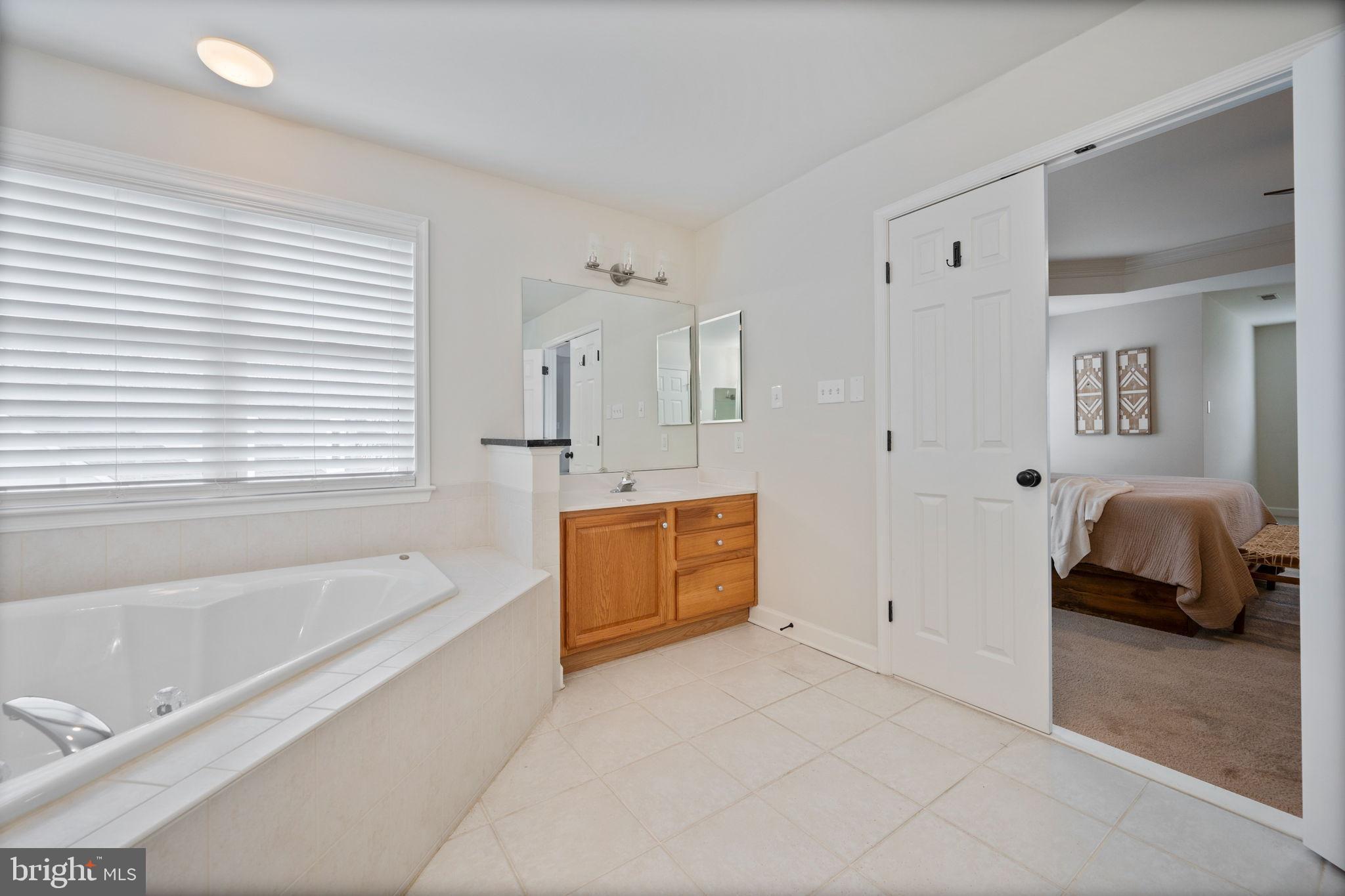 TIRA ESTATES - Residential