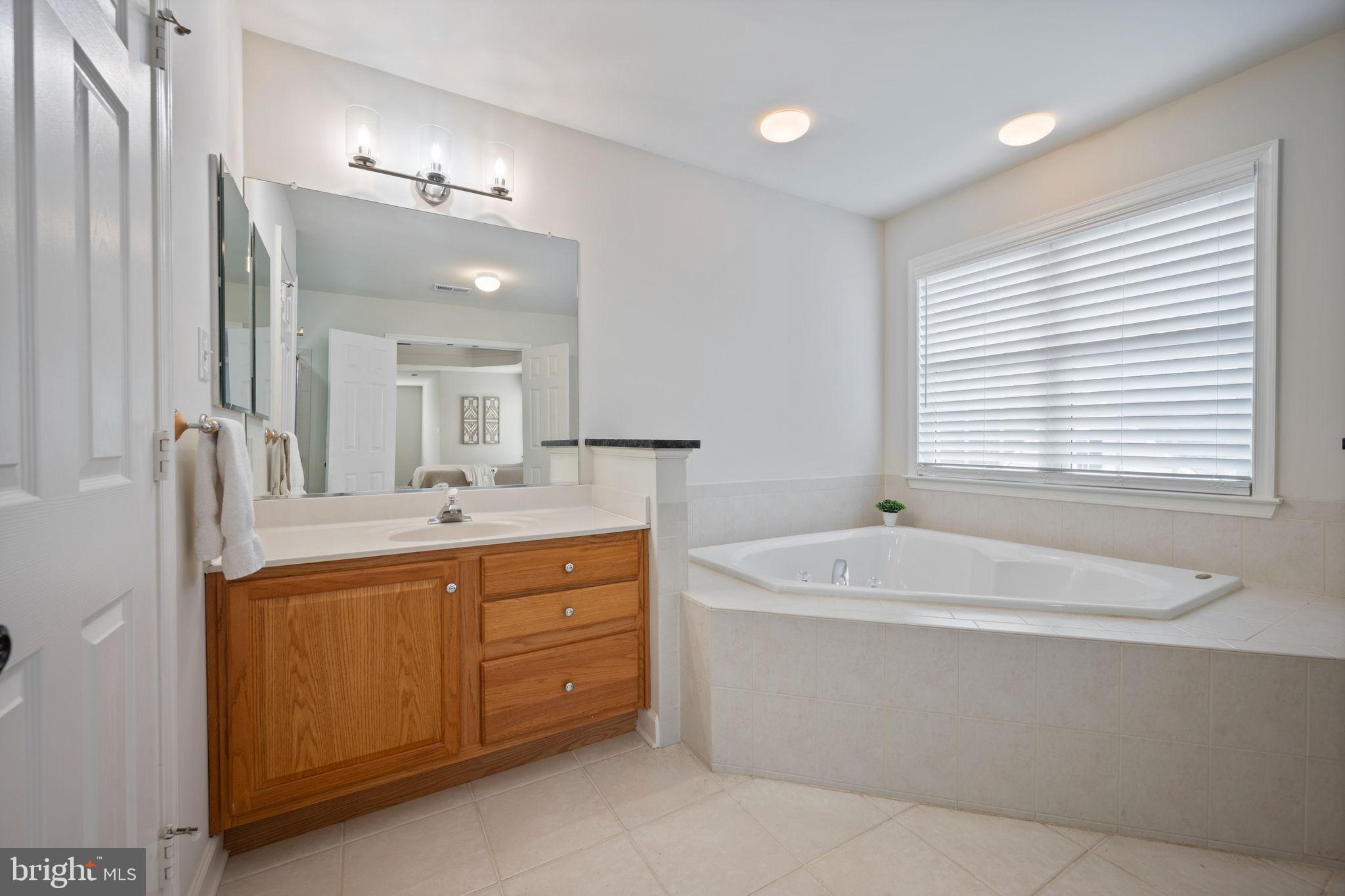 TIRA ESTATES - Residential