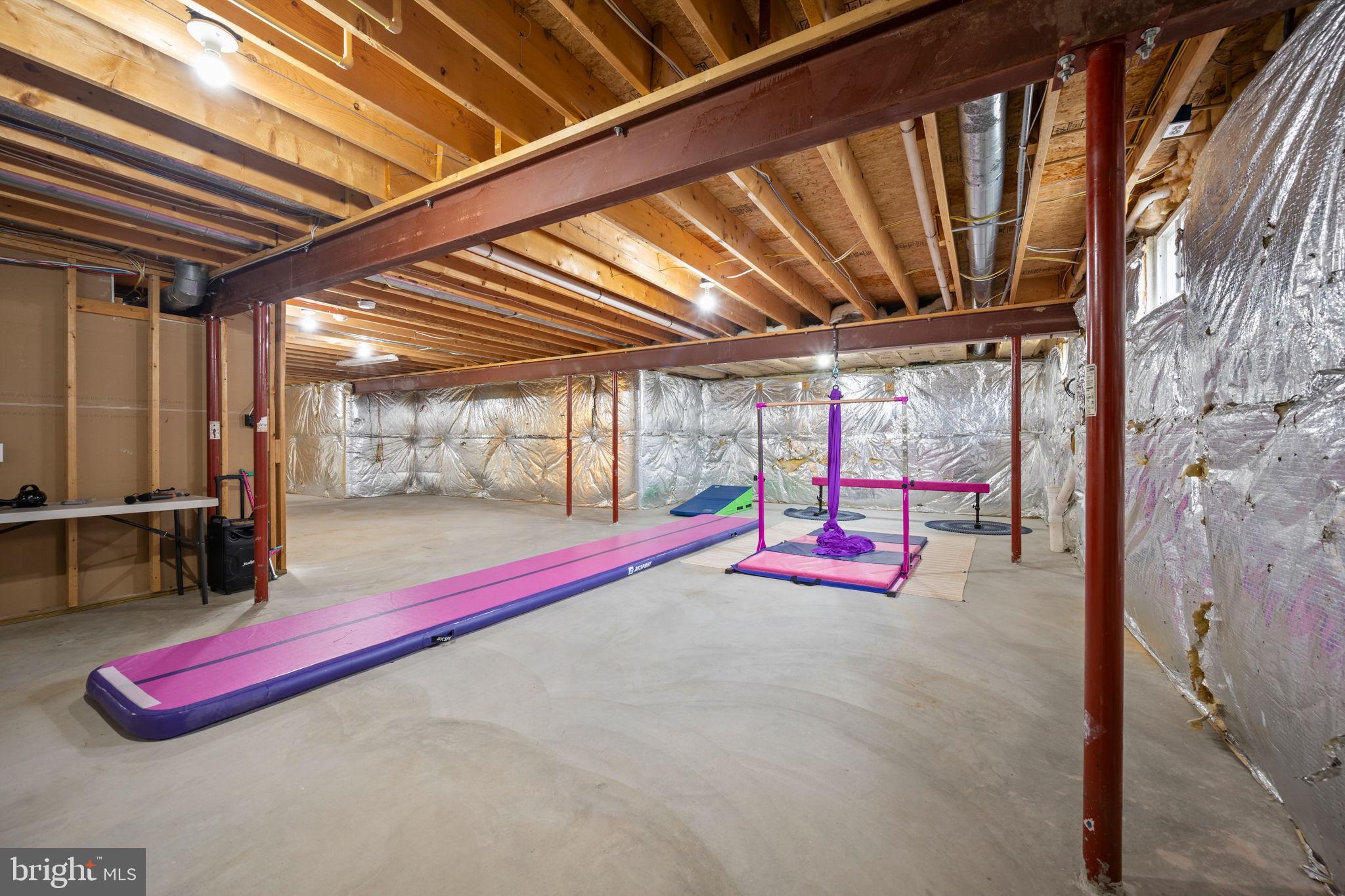 TIRA ESTATES - Residential