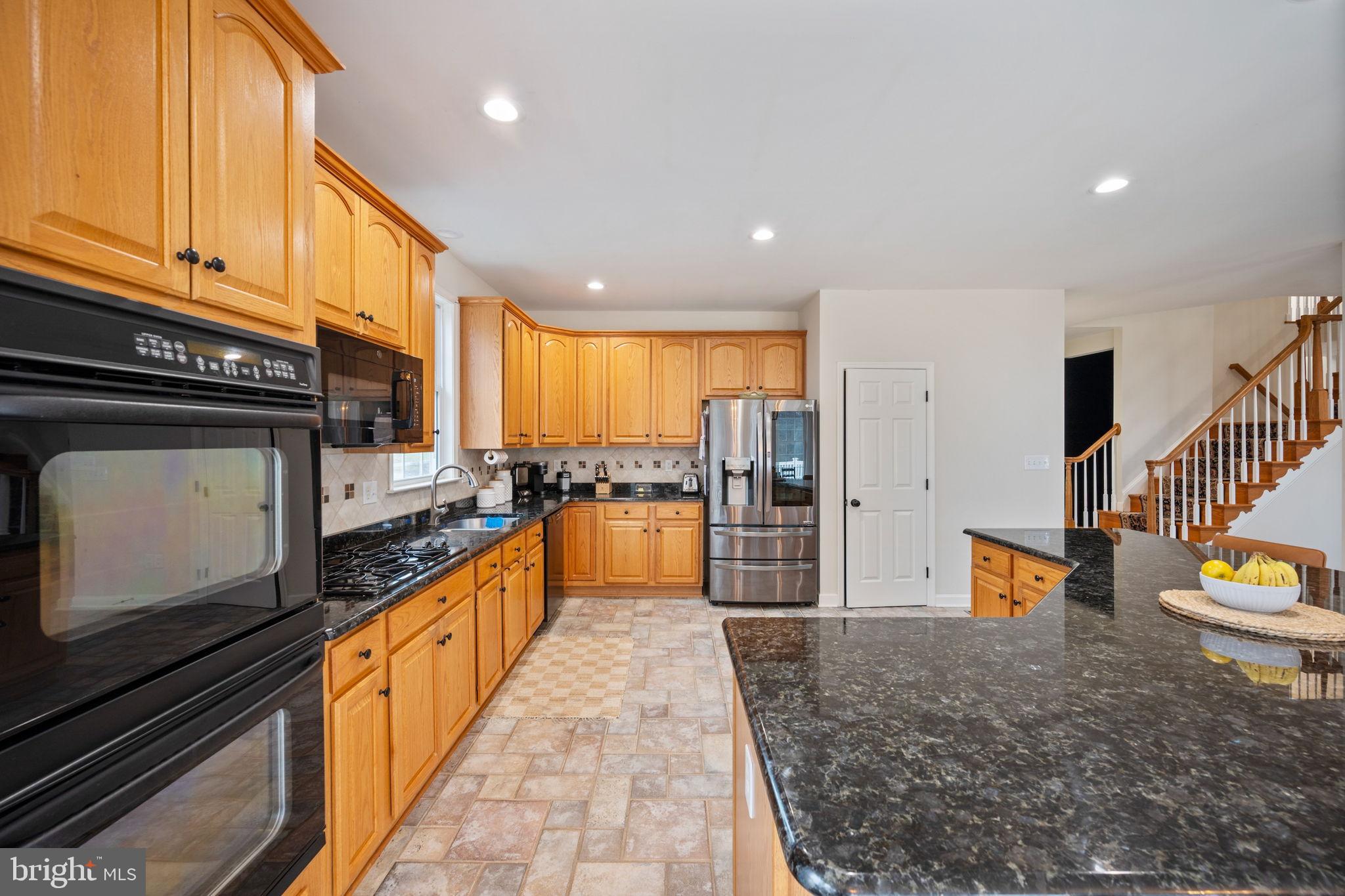 TIRA ESTATES - Residential