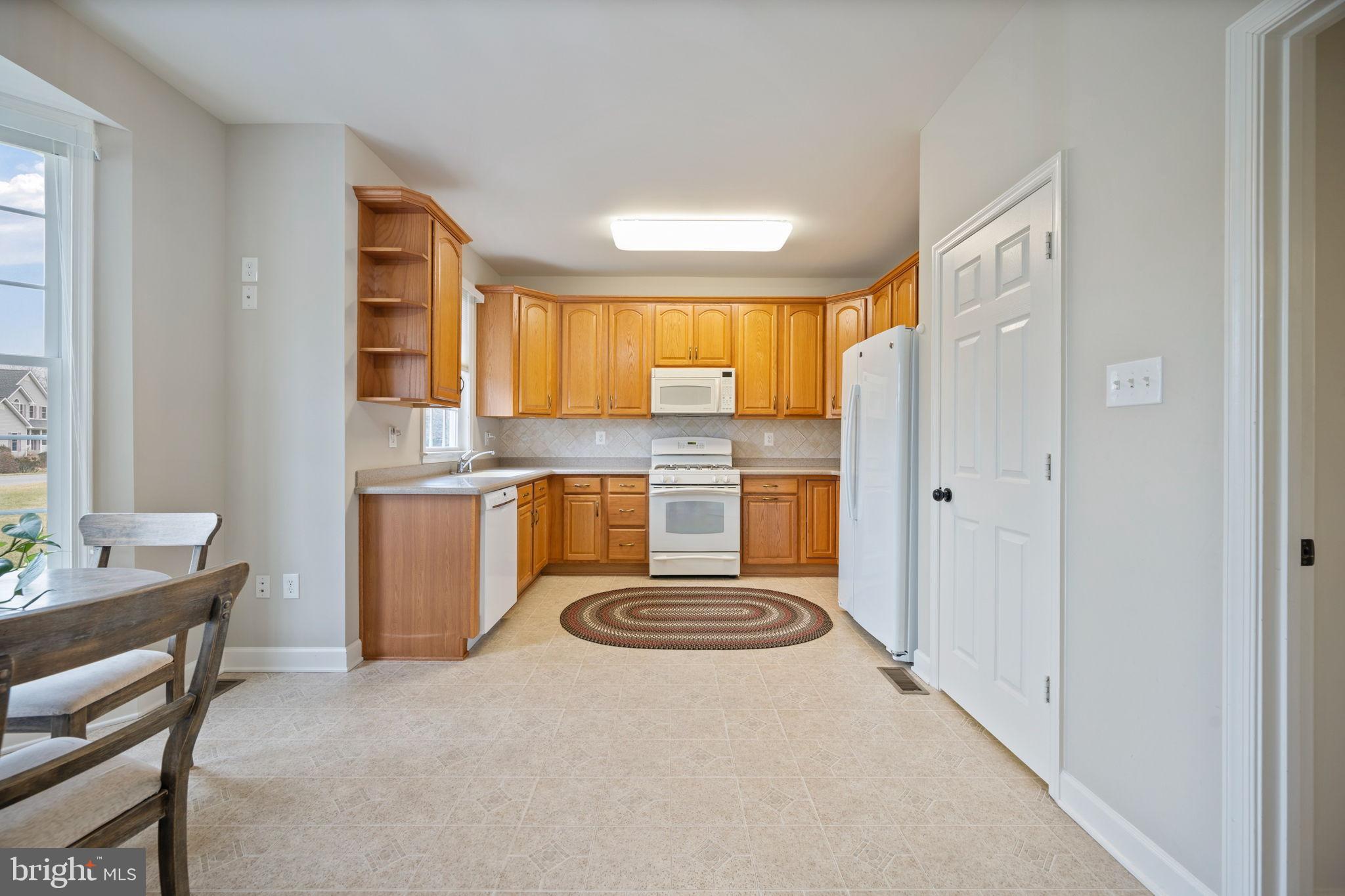 TIRA ESTATES - Residential