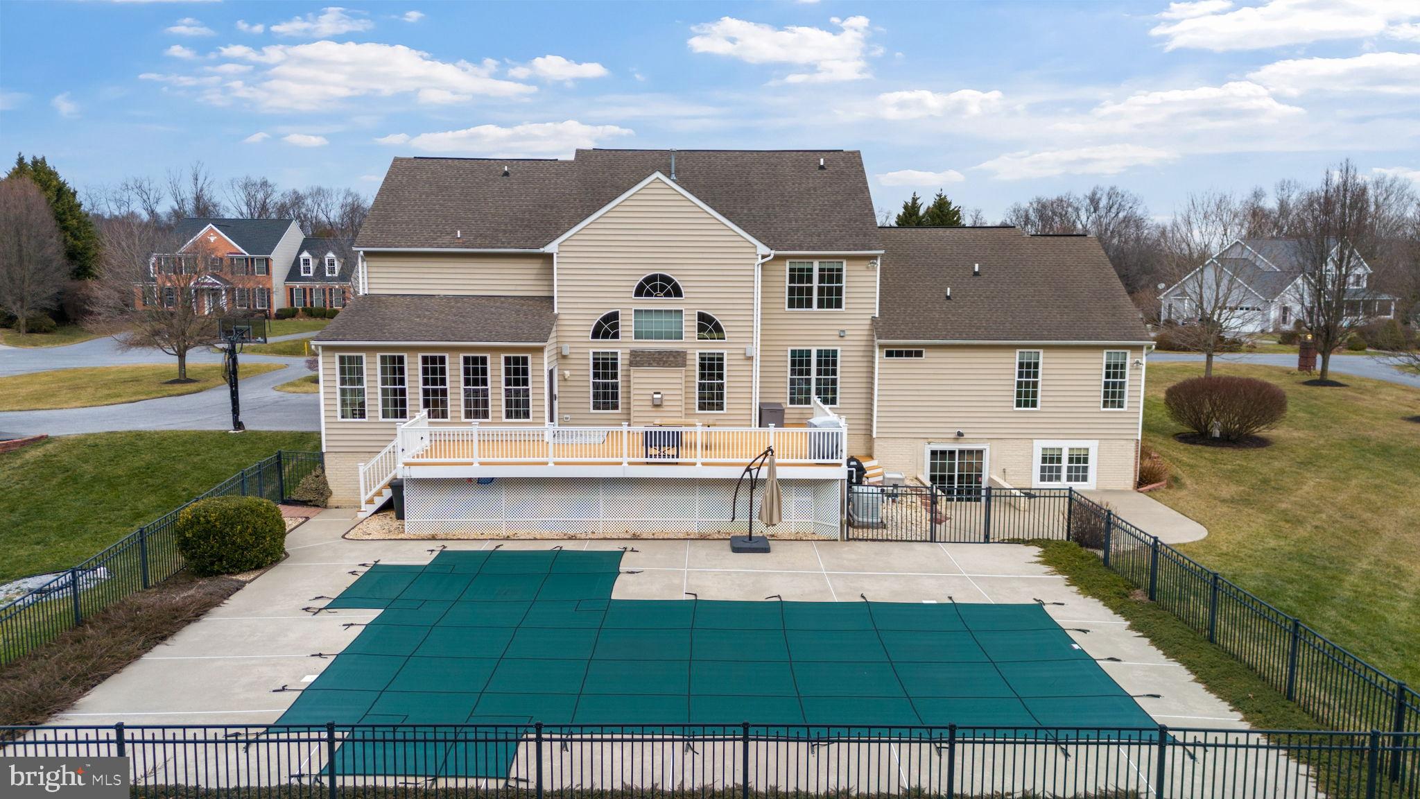 TIRA ESTATES - Residential