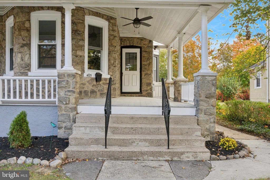 Photo of 405 N Swarthmore Avenue, RIDLEY PARK, PA 19078 (MLS # PADE2105228)