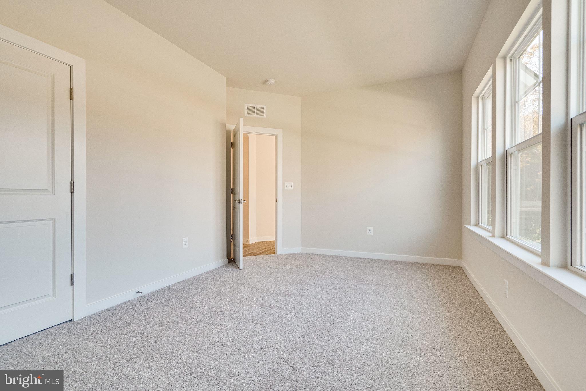 PORT POTOMAC - Residential