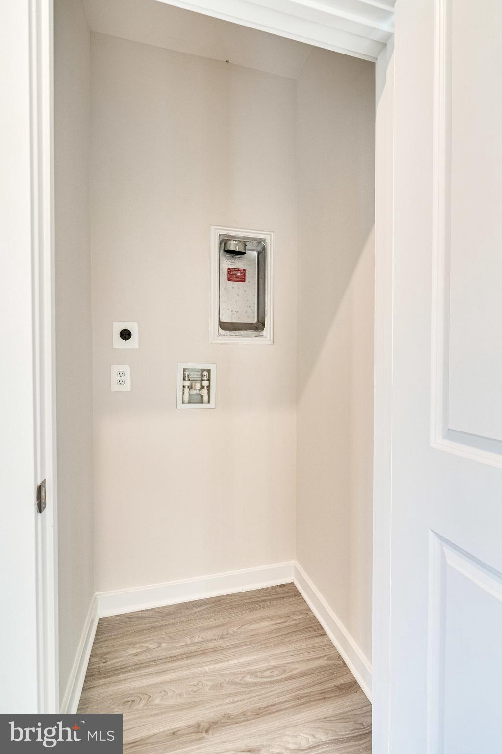 PORT POTOMAC - Residential