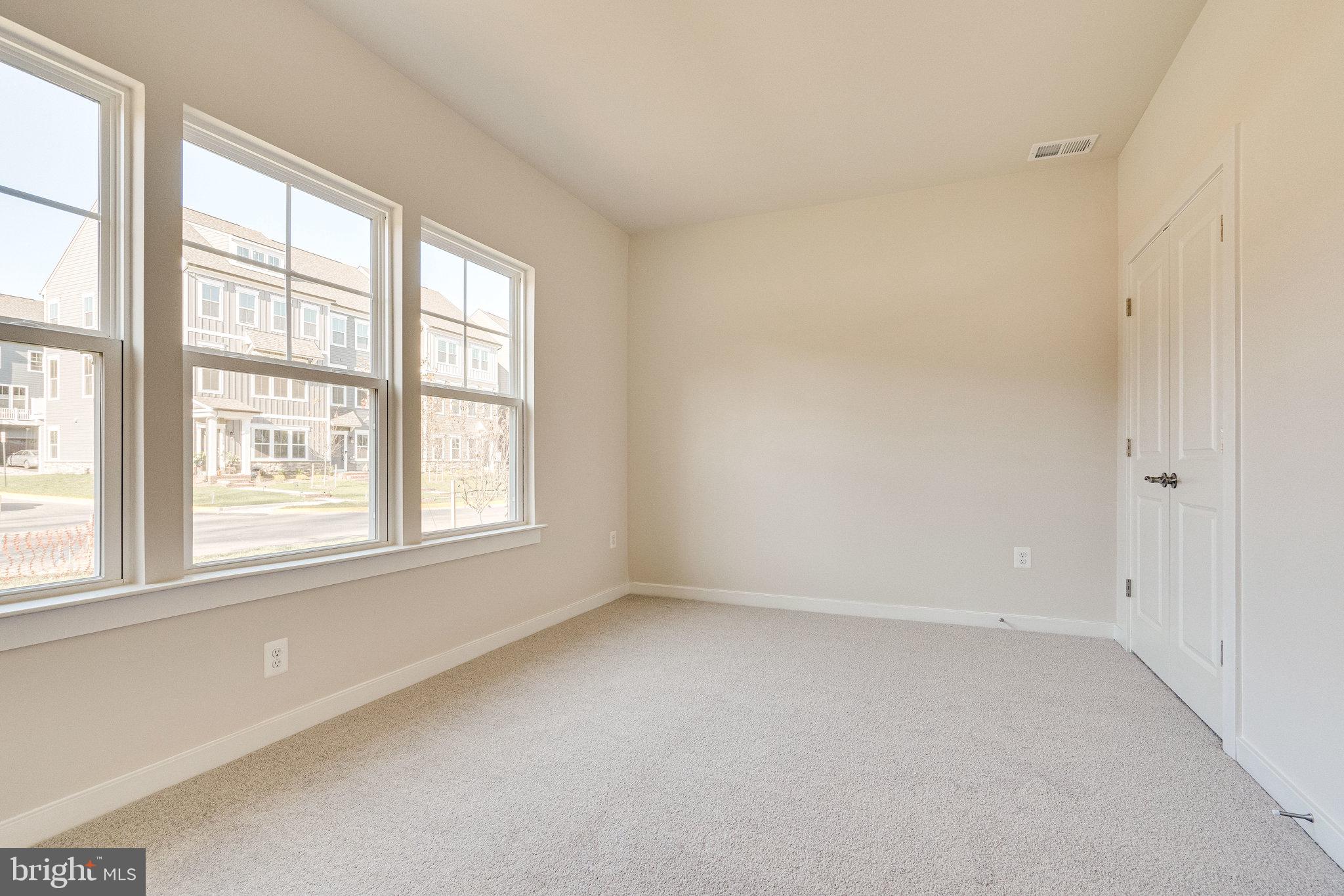 PORT POTOMAC - Residential