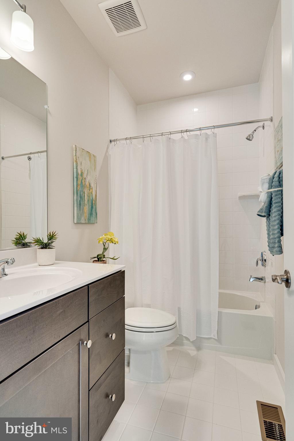 PORT POTOMAC - Residential