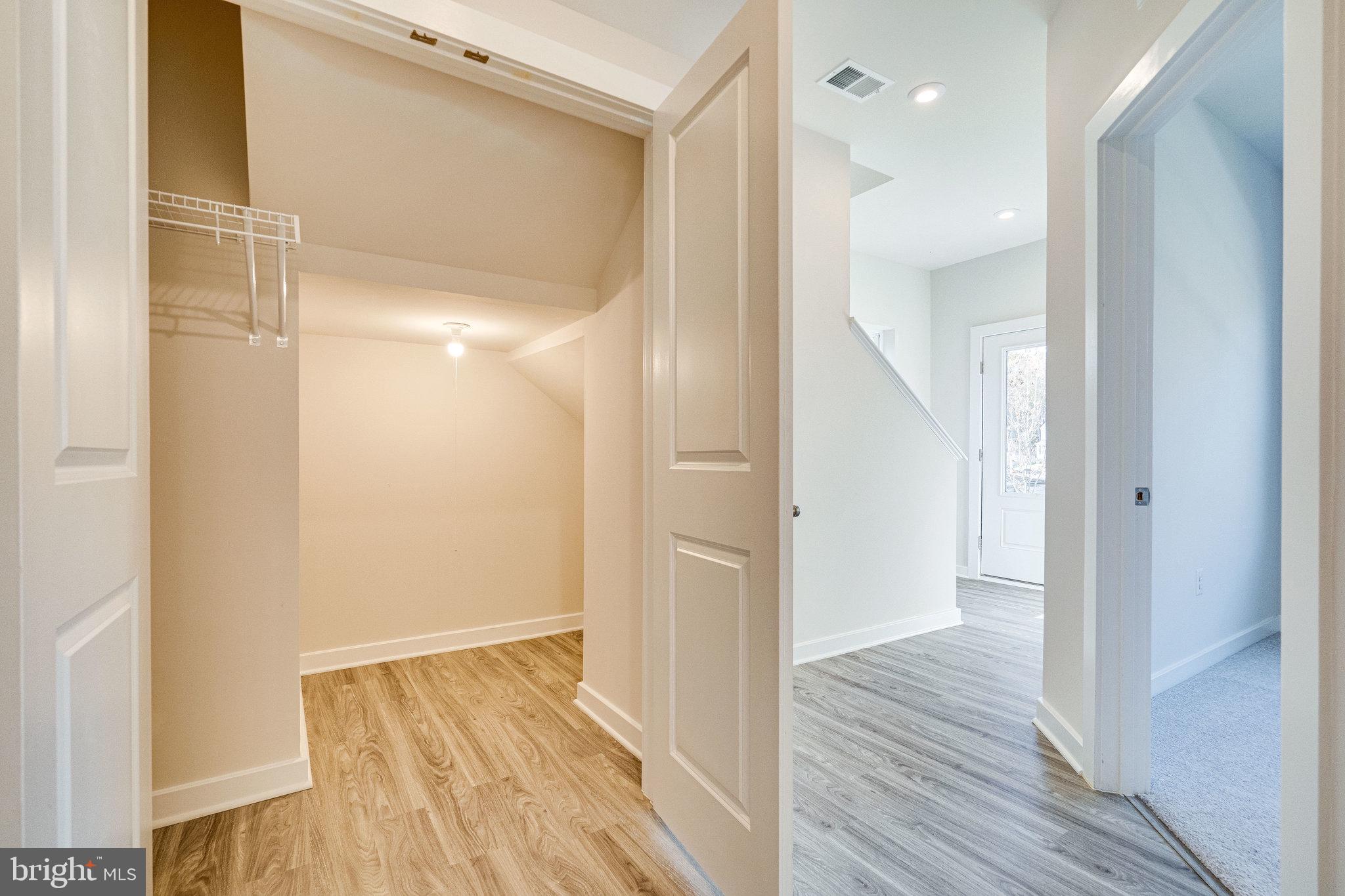 PORT POTOMAC - Residential