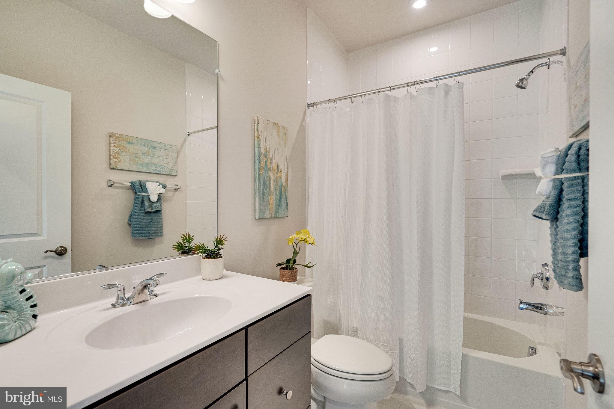 PORT POTOMAC - Residential