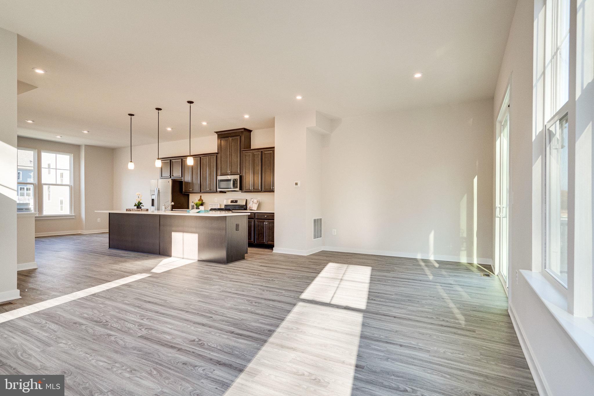 PORT POTOMAC - Residential