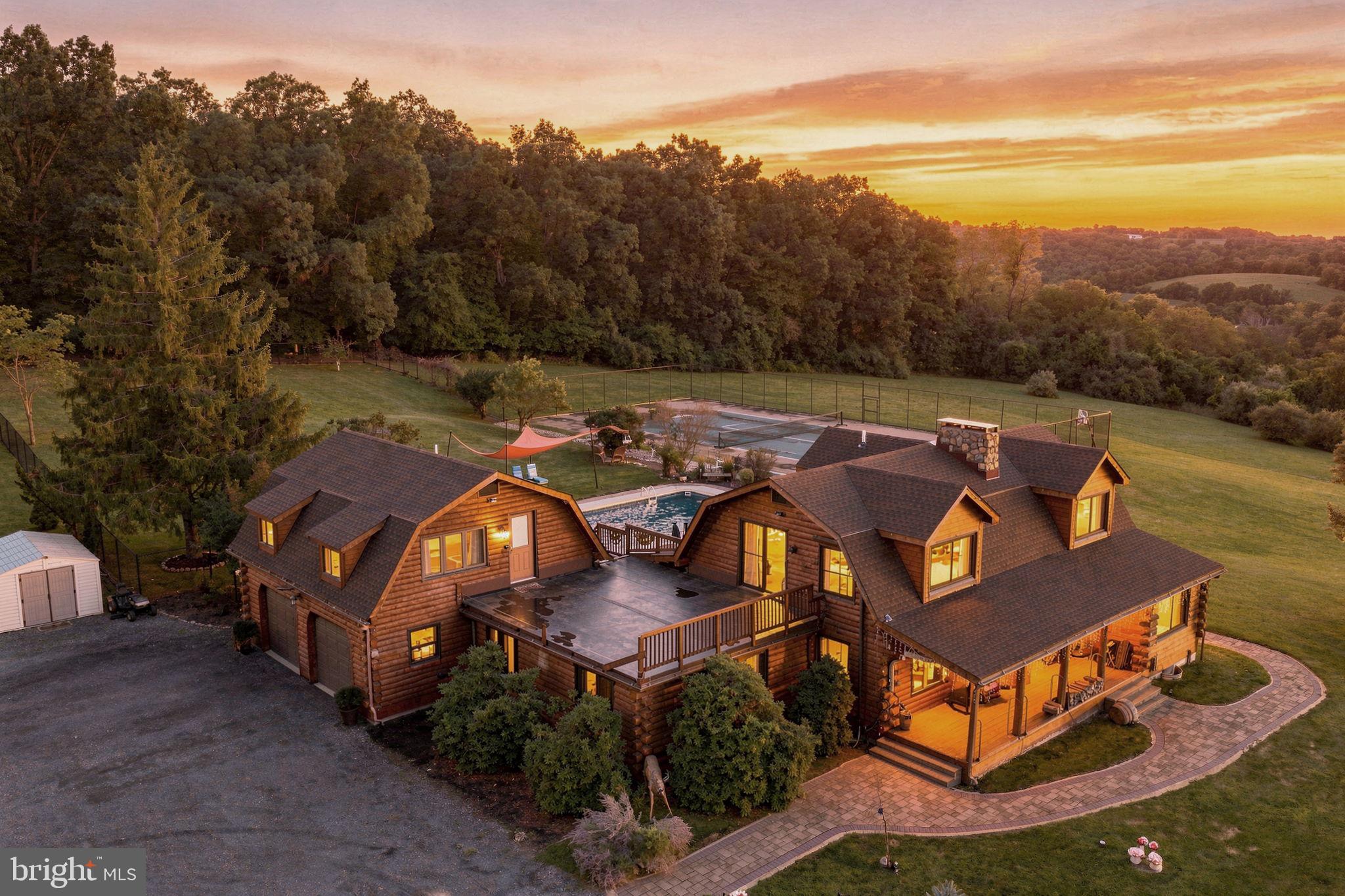 435 SUNSET DRIVE