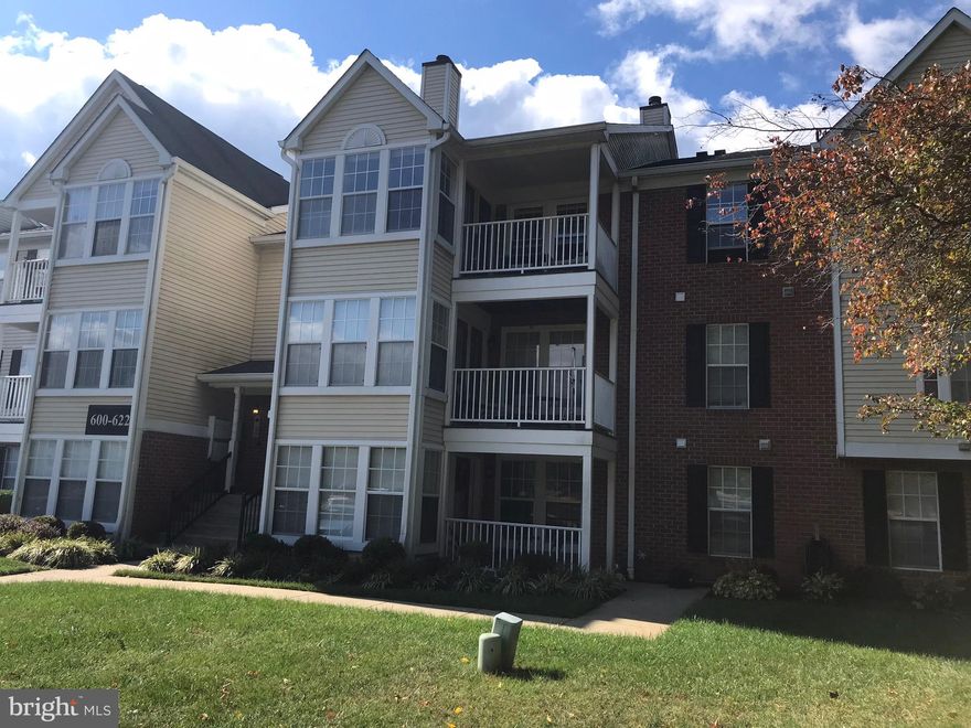 Rear ground level condo with private patio that backs to trees.  2 bedroom /2 bath with  open floorplan for living room, dining room, and kitchen. Convenient location to schools, shopping and commuter routes. Short drive to historic downtown Annapolis or expansive Broadneck Park with large pavilion, playground, and dog park. Condo association has 30 lb pet weight limit.