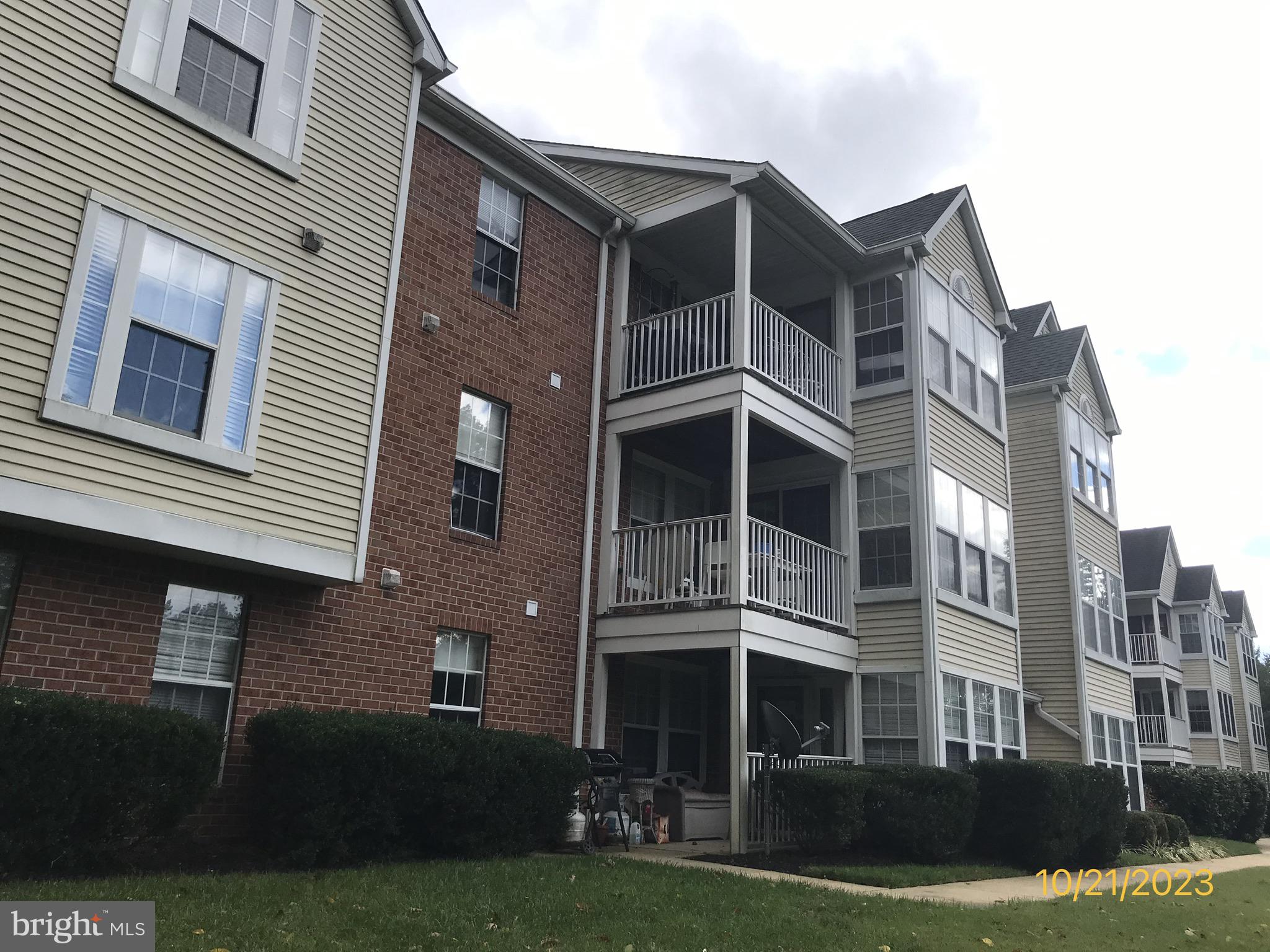 DEEP CREEK COMMONS - Residential