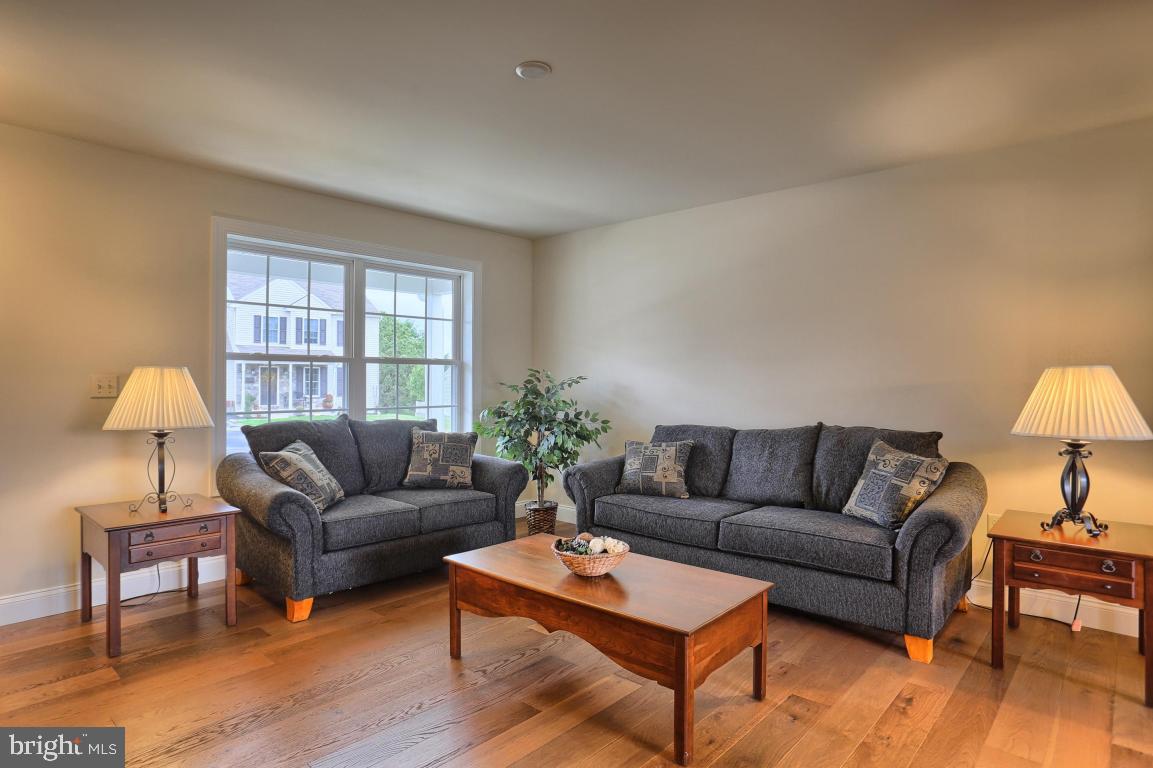 CEDAR HOLLOW - Residential