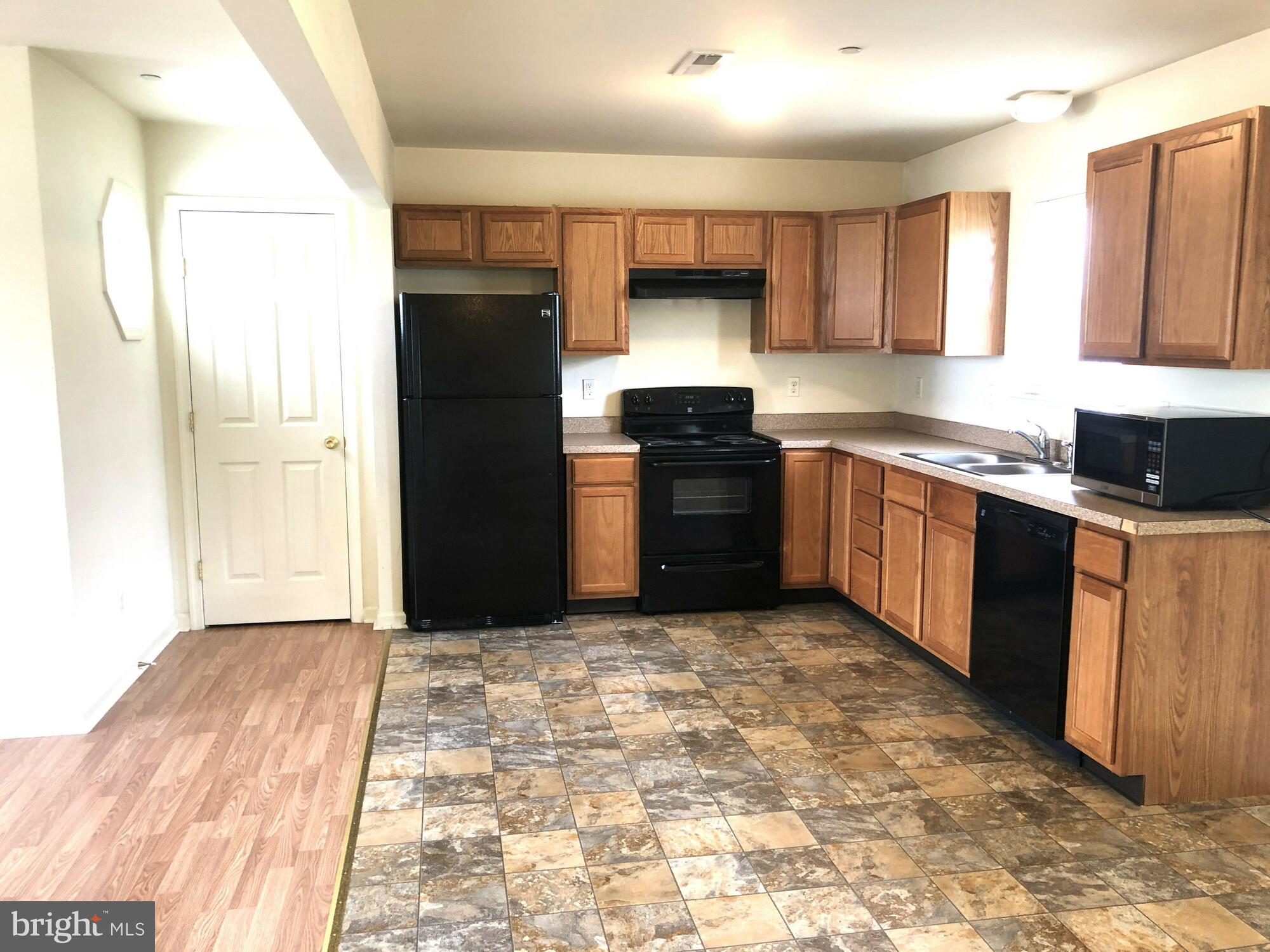 CEDAR COMMONS - Commercial Sale