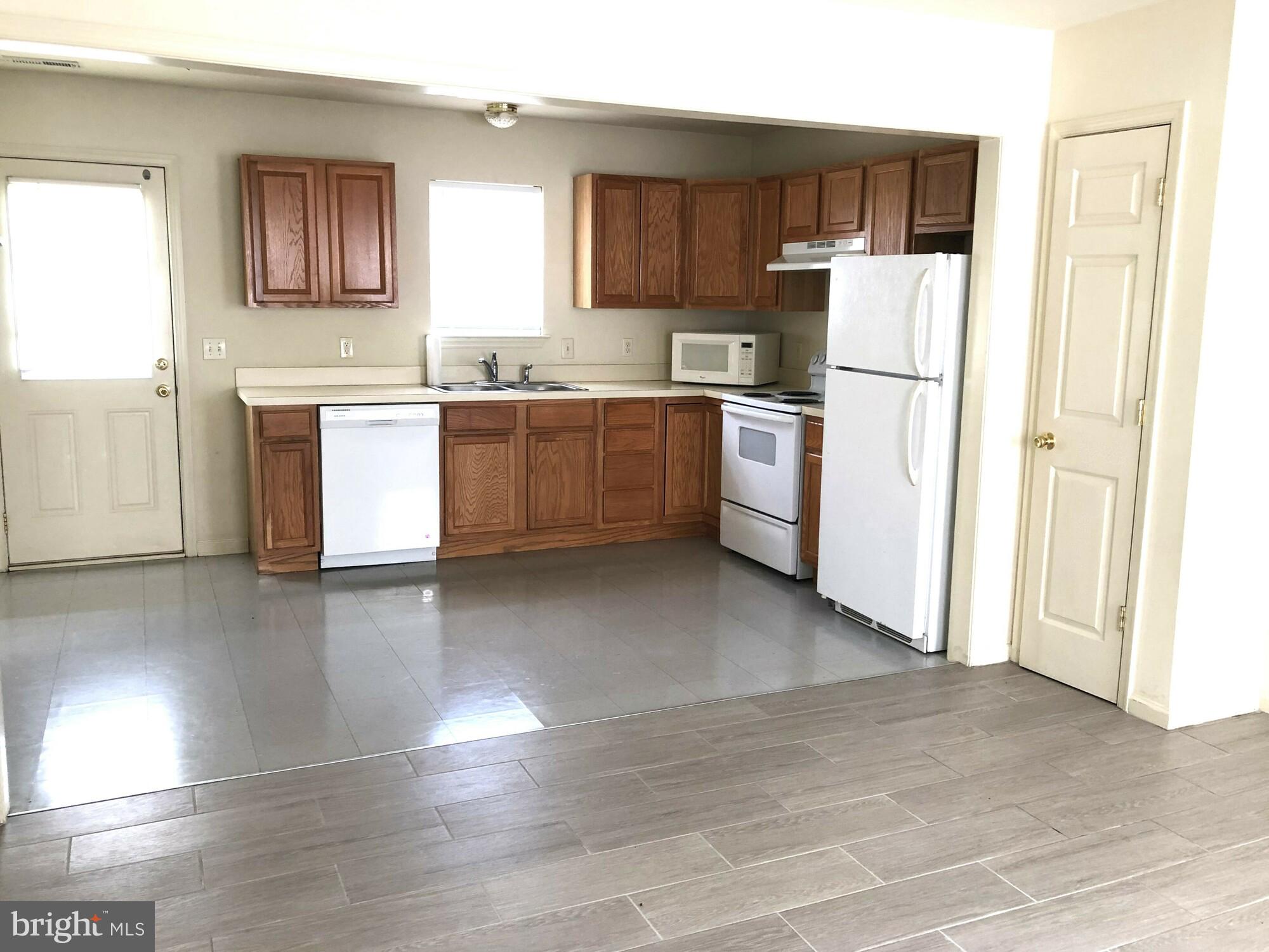 CEDAR COMMONS - Commercial Sale