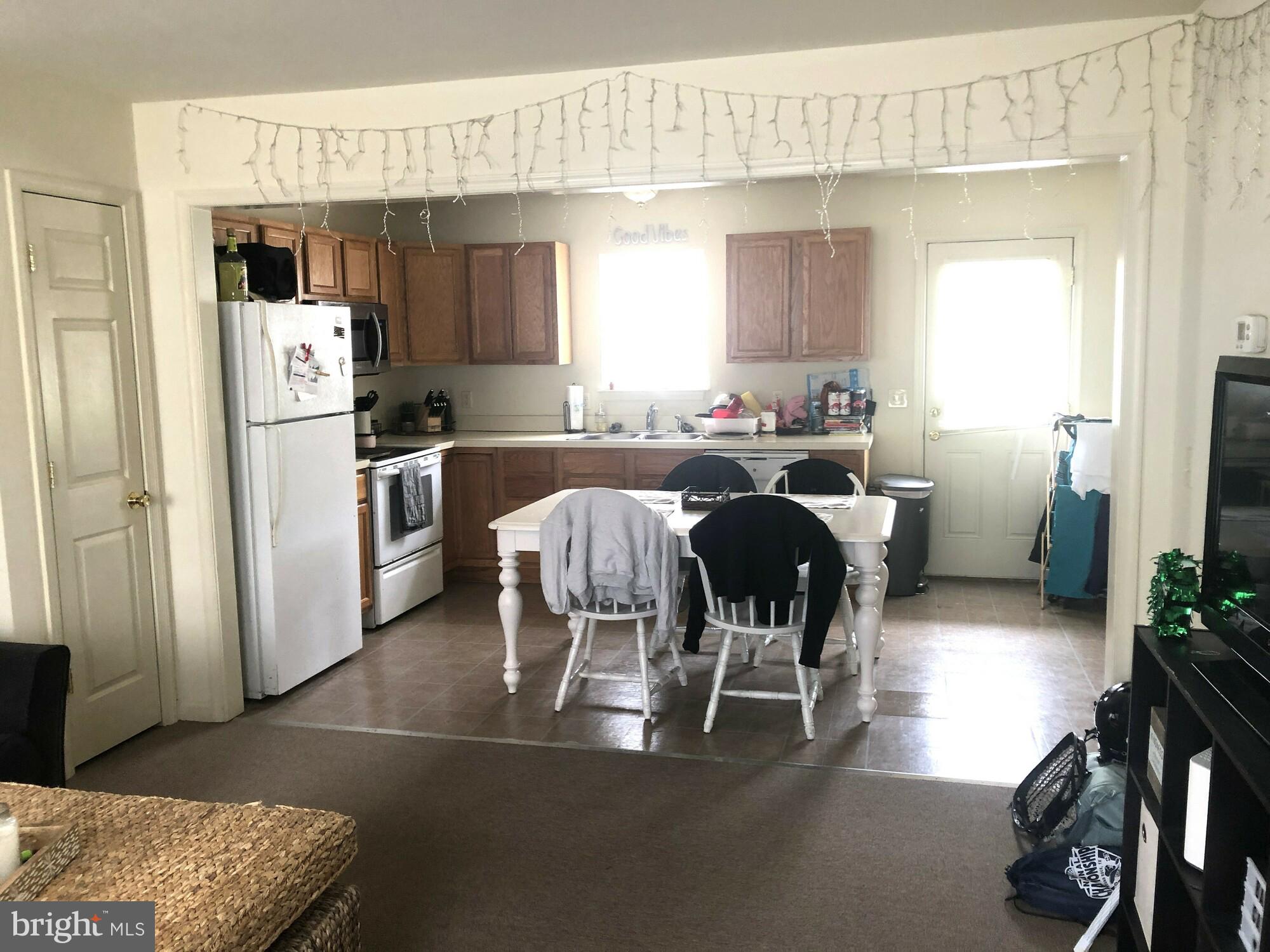 CEDAR COMMONS - Commercial Sale