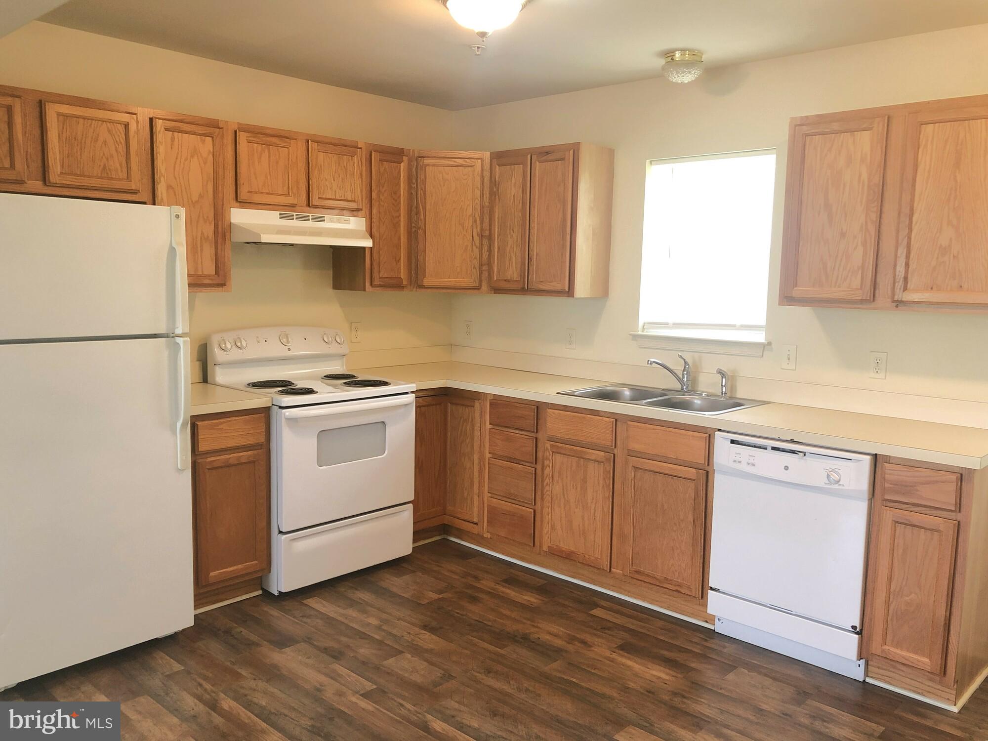 CEDAR COMMONS - Commercial Sale