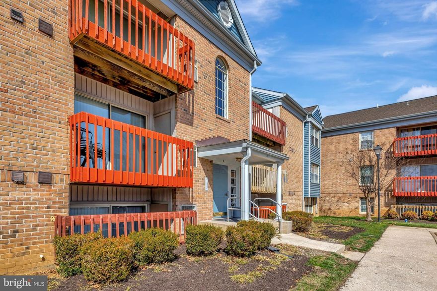 Beautiful 3 BR 1 Bath, 3rd Floor Condo in Essex.  Wood floors, in-unit laundry, secure building, and central air. Vouchers welcome, all utilities could be included with adjustment.
All applications reviewed, apply online.