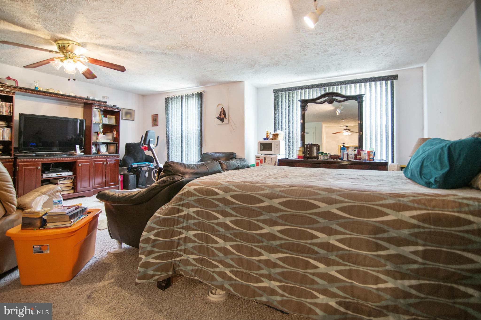 SILVER SPRING CNTRY CLUB - Residential