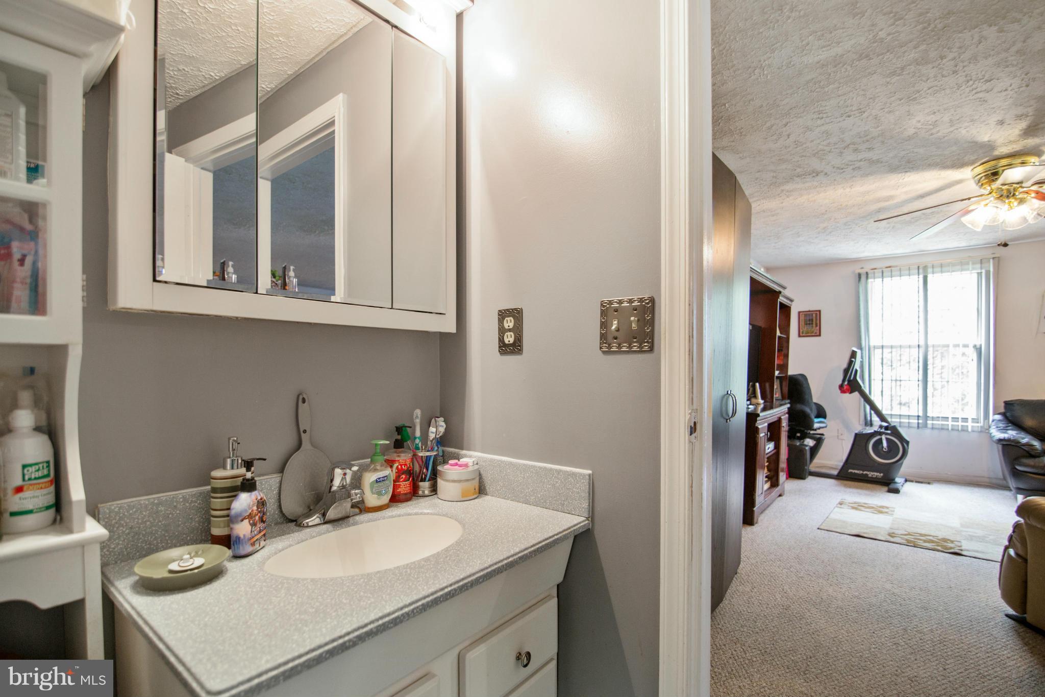 SILVER SPRING CNTRY CLUB - Residential