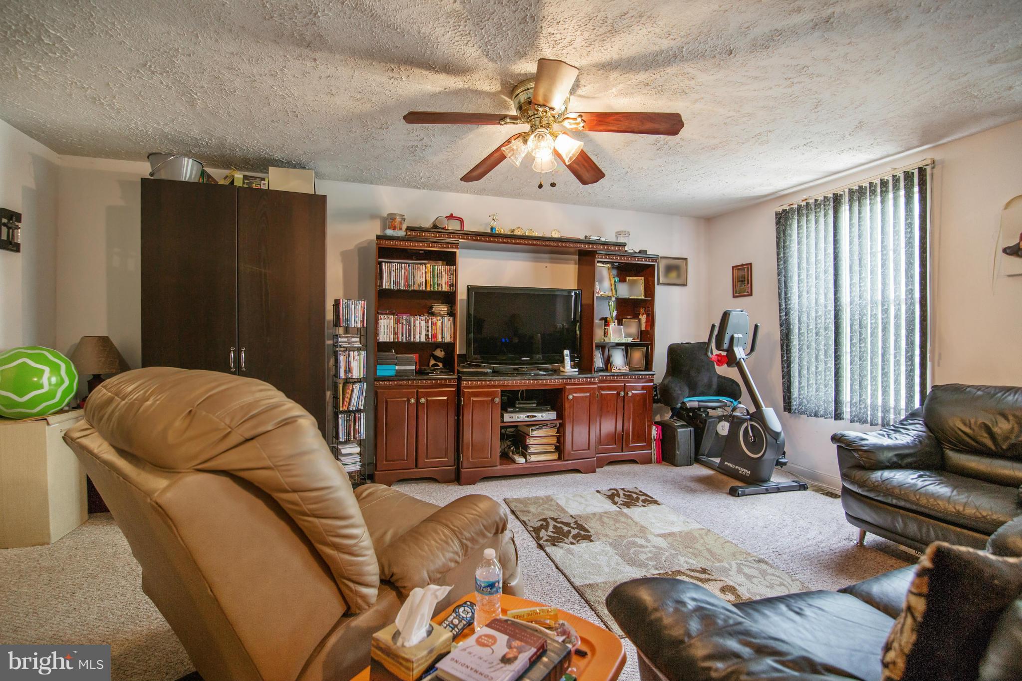 SILVER SPRING CNTRY CLUB - Residential