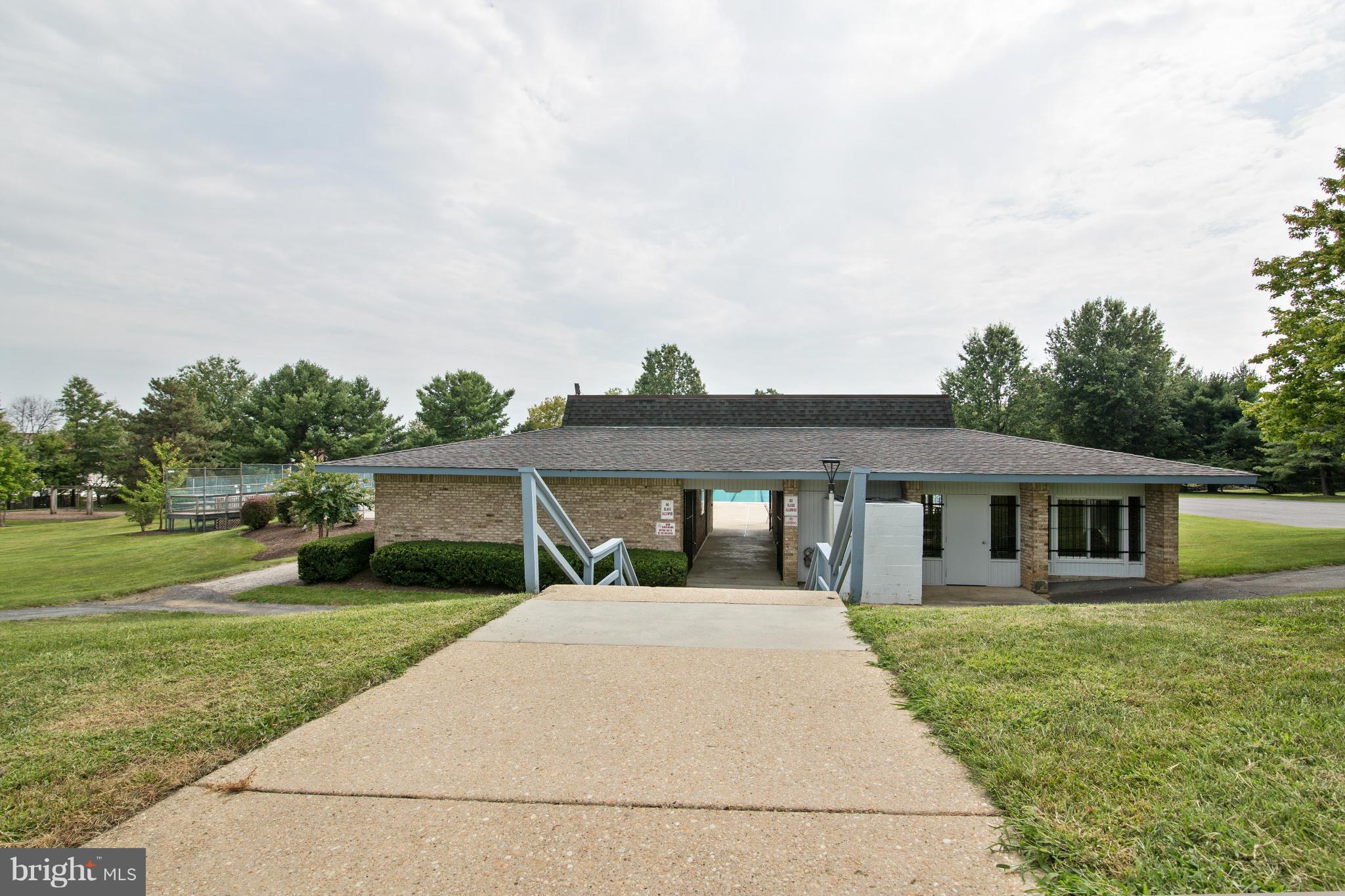 SILVER SPRING CNTRY CLUB - Residential