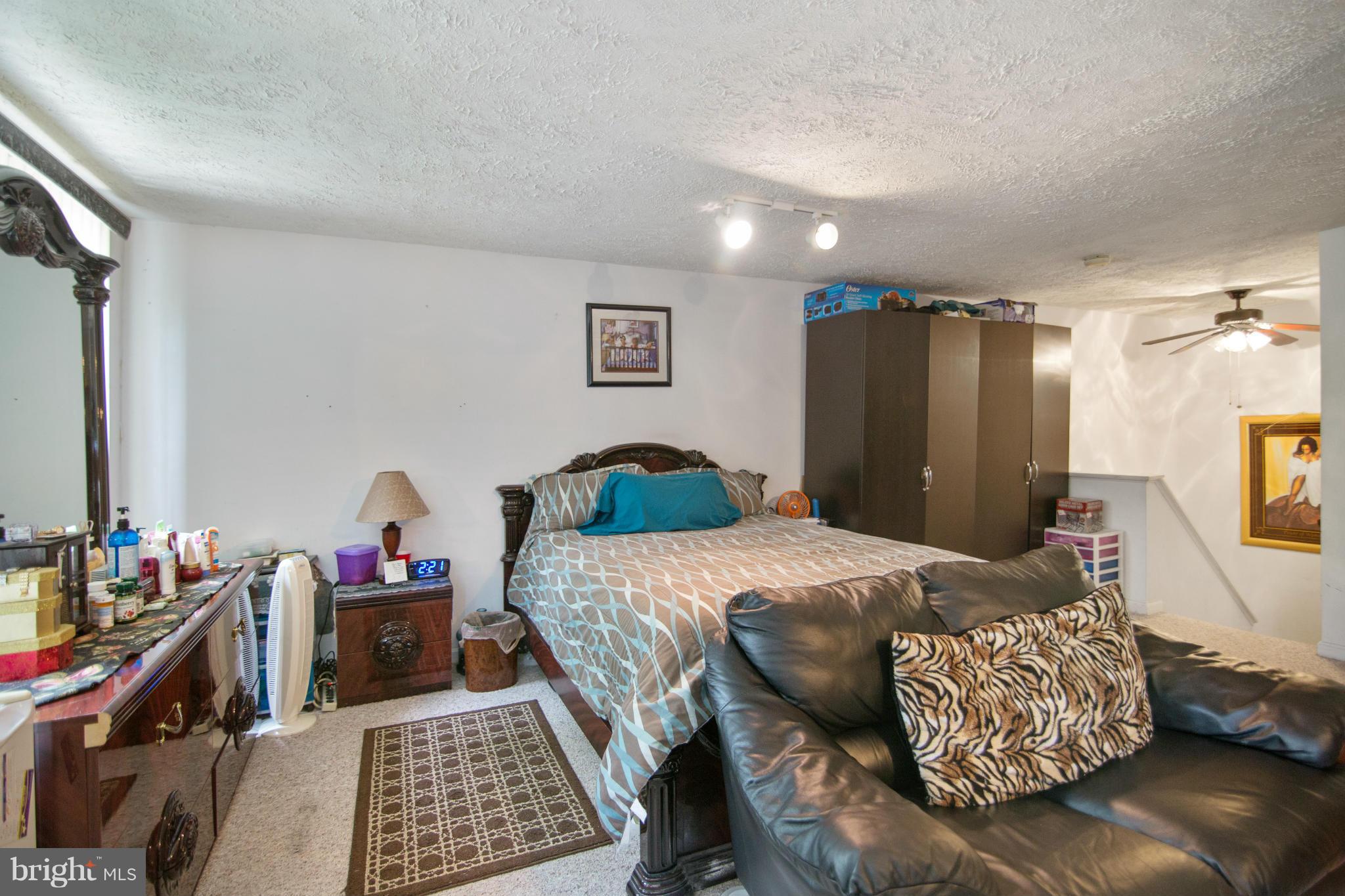 SILVER SPRING CNTRY CLUB - Residential