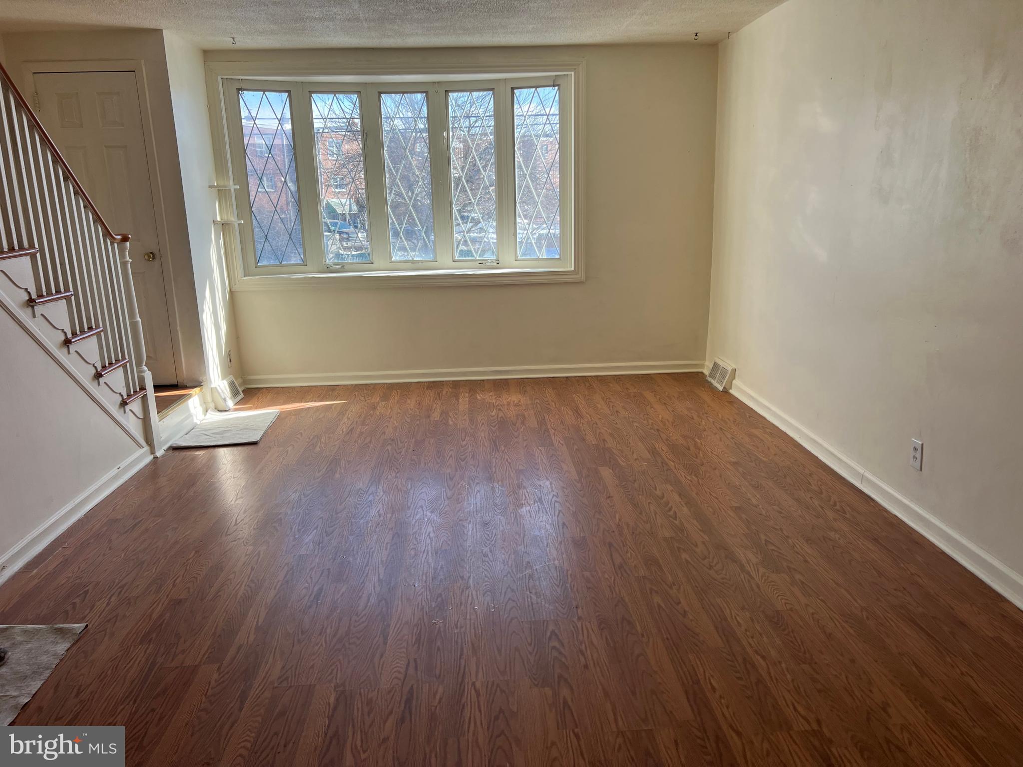 LAWNDALE - Residential