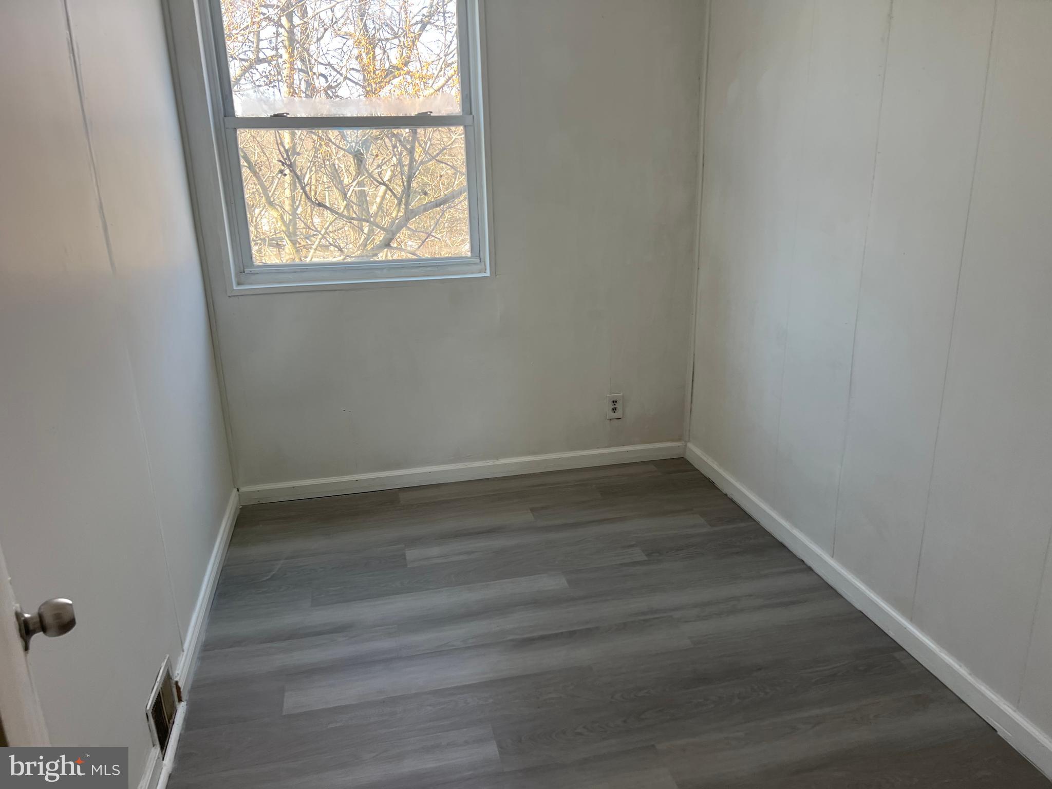 LAWNDALE - Residential