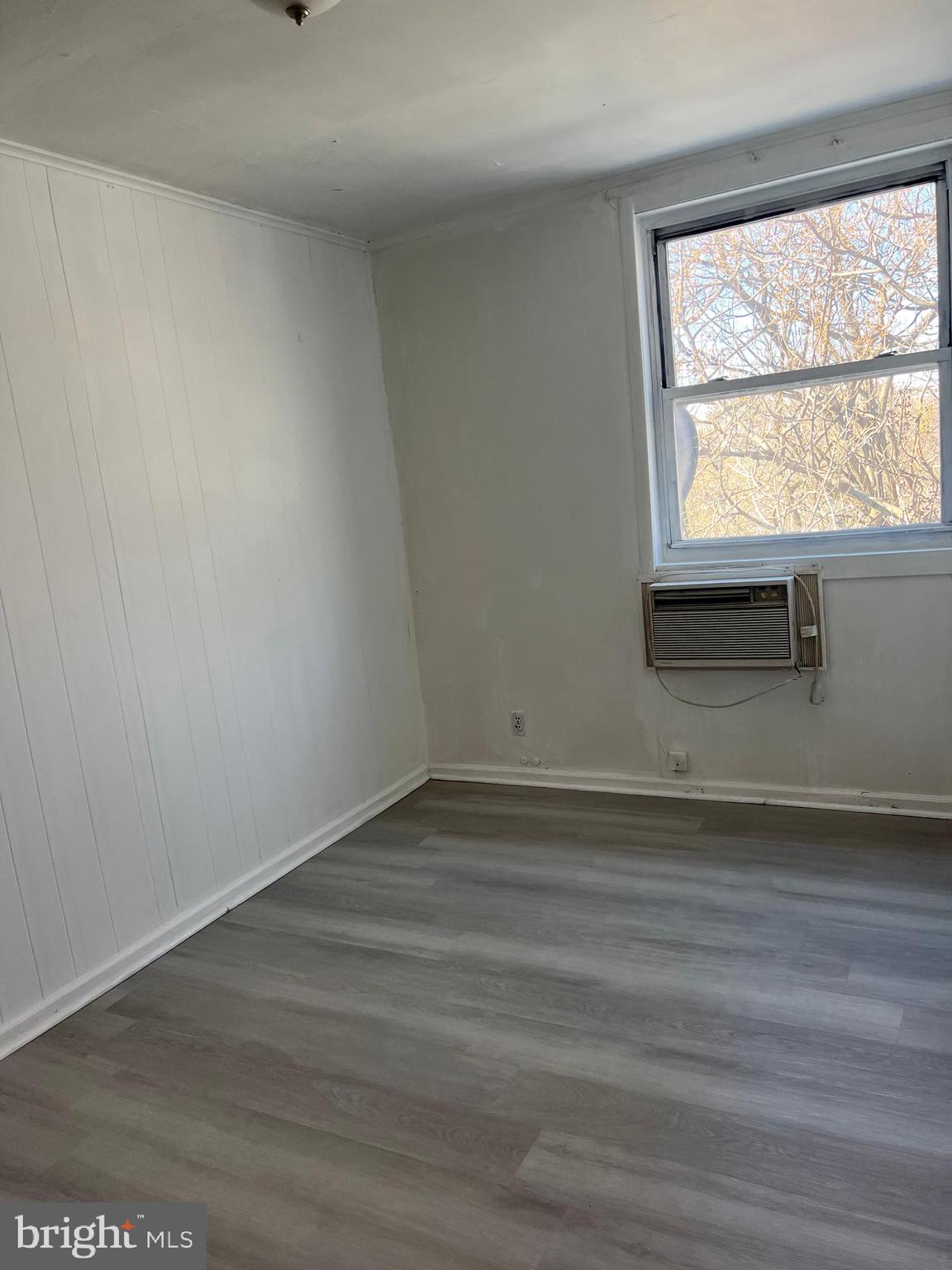 LAWNDALE - Residential