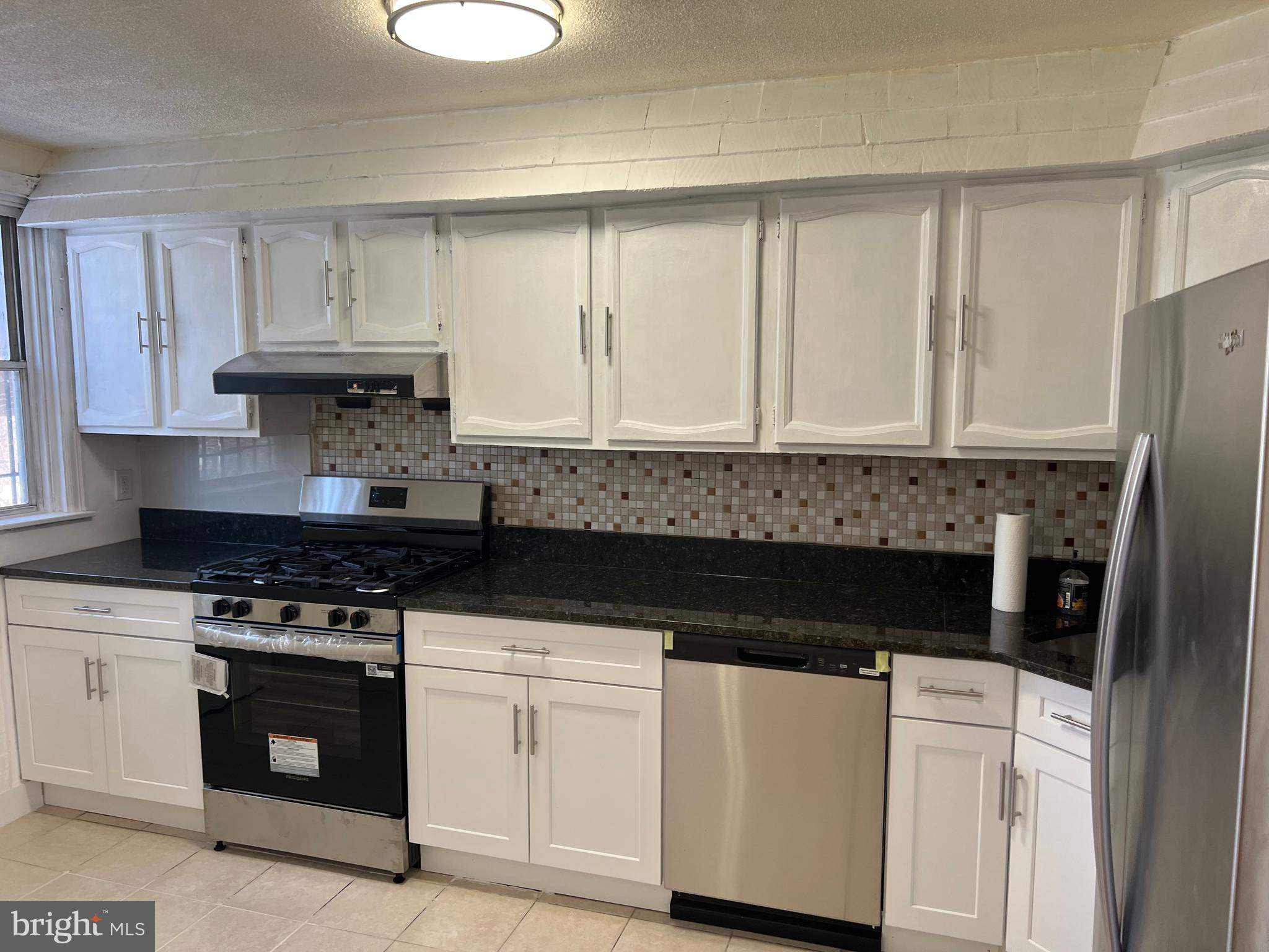 LAWNDALE - Residential