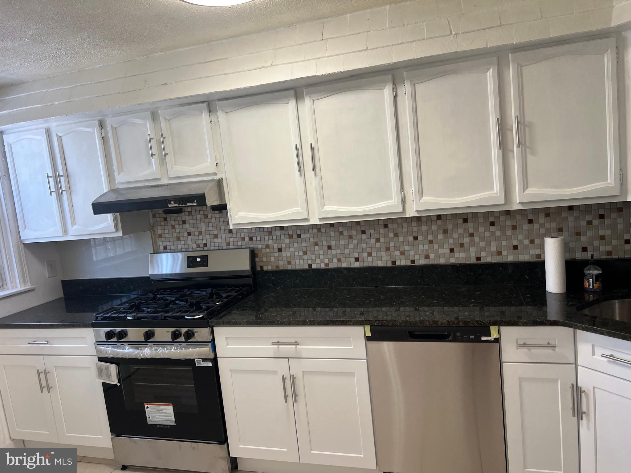 LAWNDALE - Residential