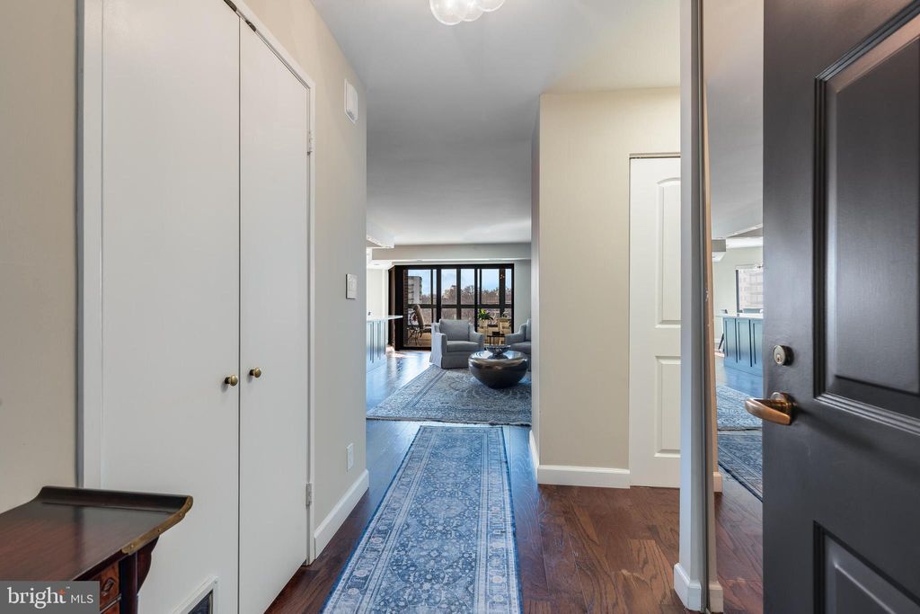 Photo of 1600 N Oak Street #622, ARLINGTON, VA 22209 (MLS # VAAR2068094)
