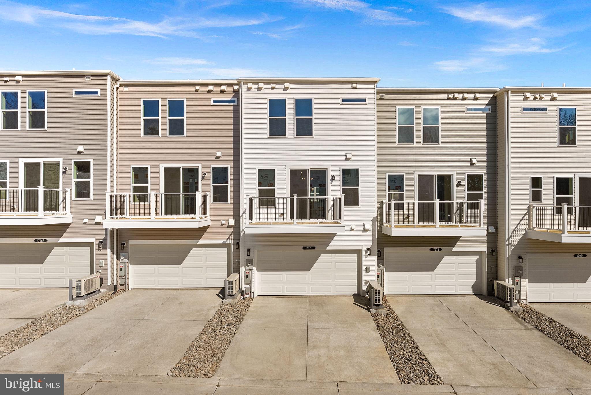 CASCADE LANDING - Residential