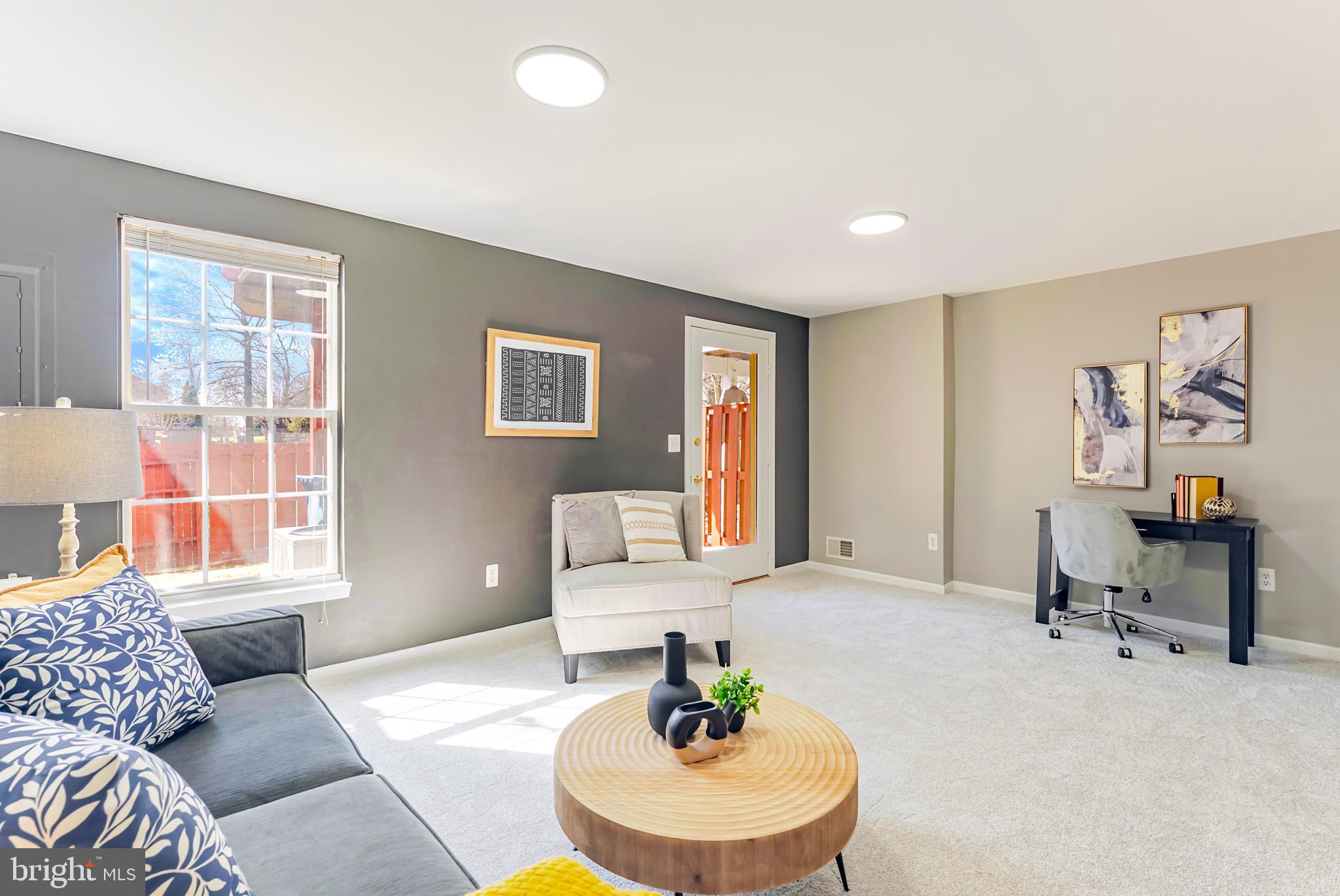 ASHBURN VILLAGE - Residential