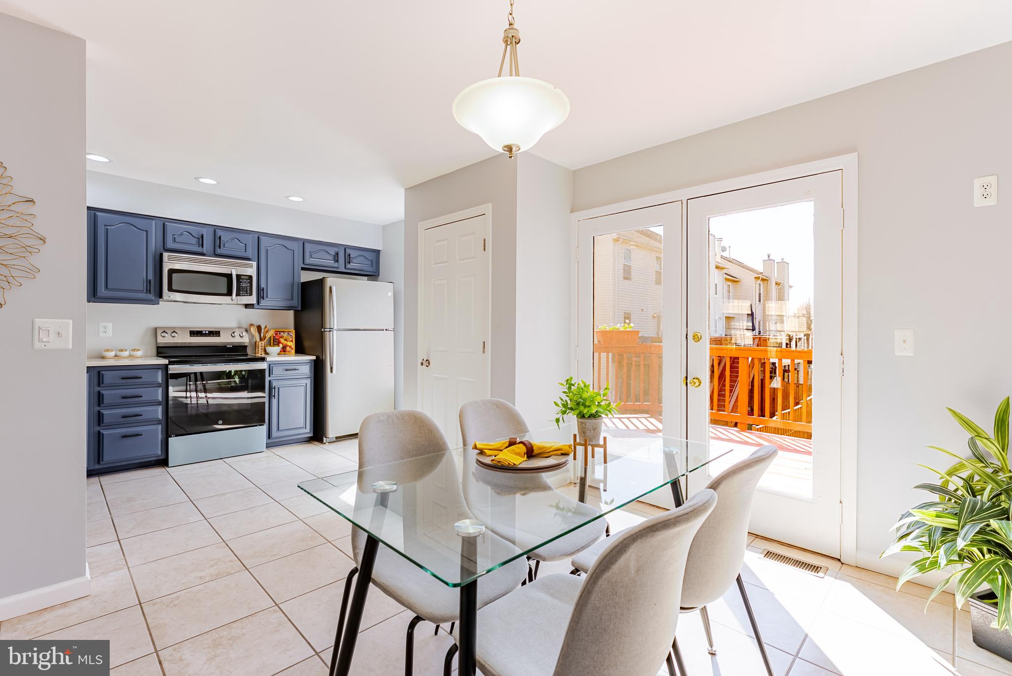 ASHBURN VILLAGE - Residential