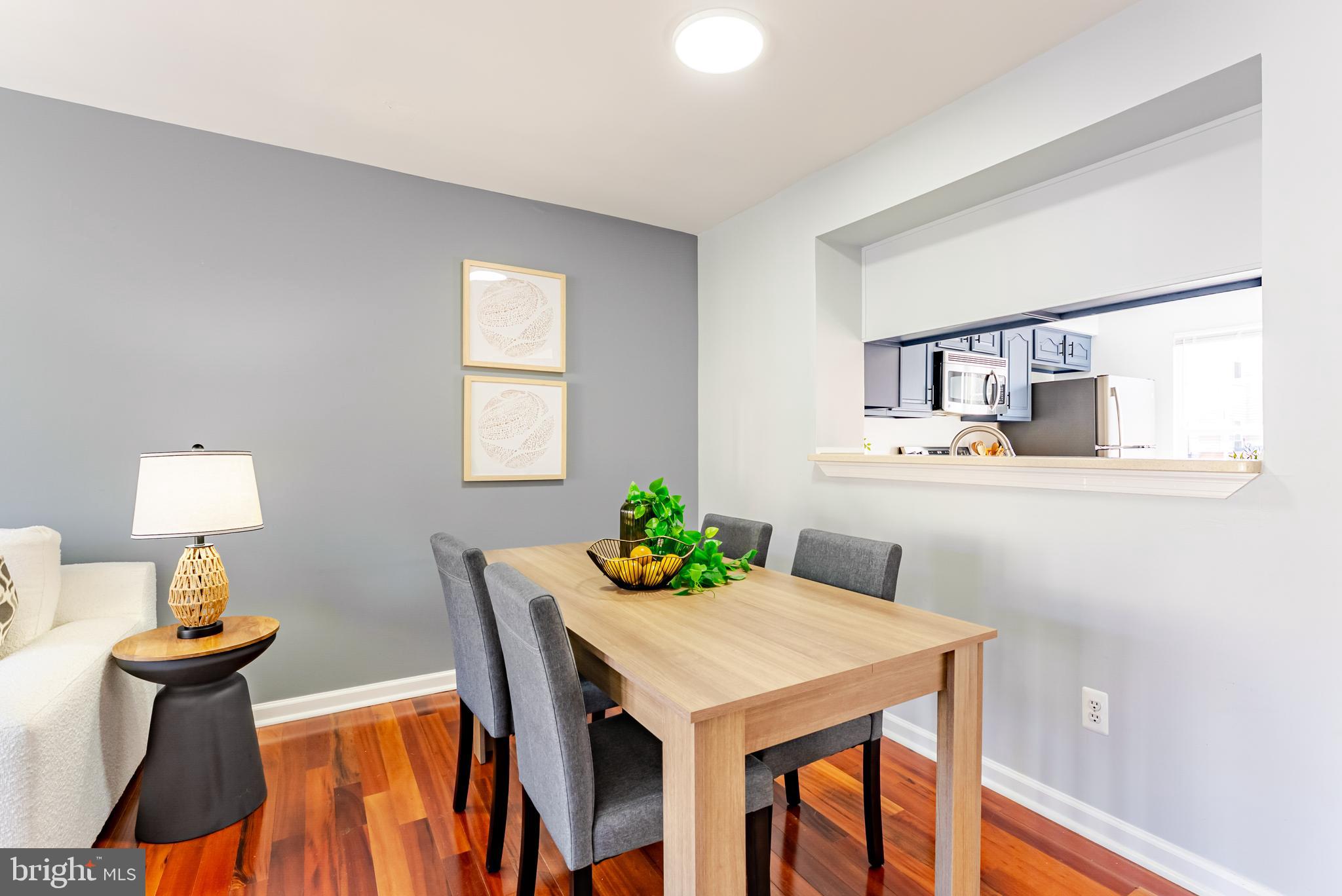 ASHBURN VILLAGE - Residential